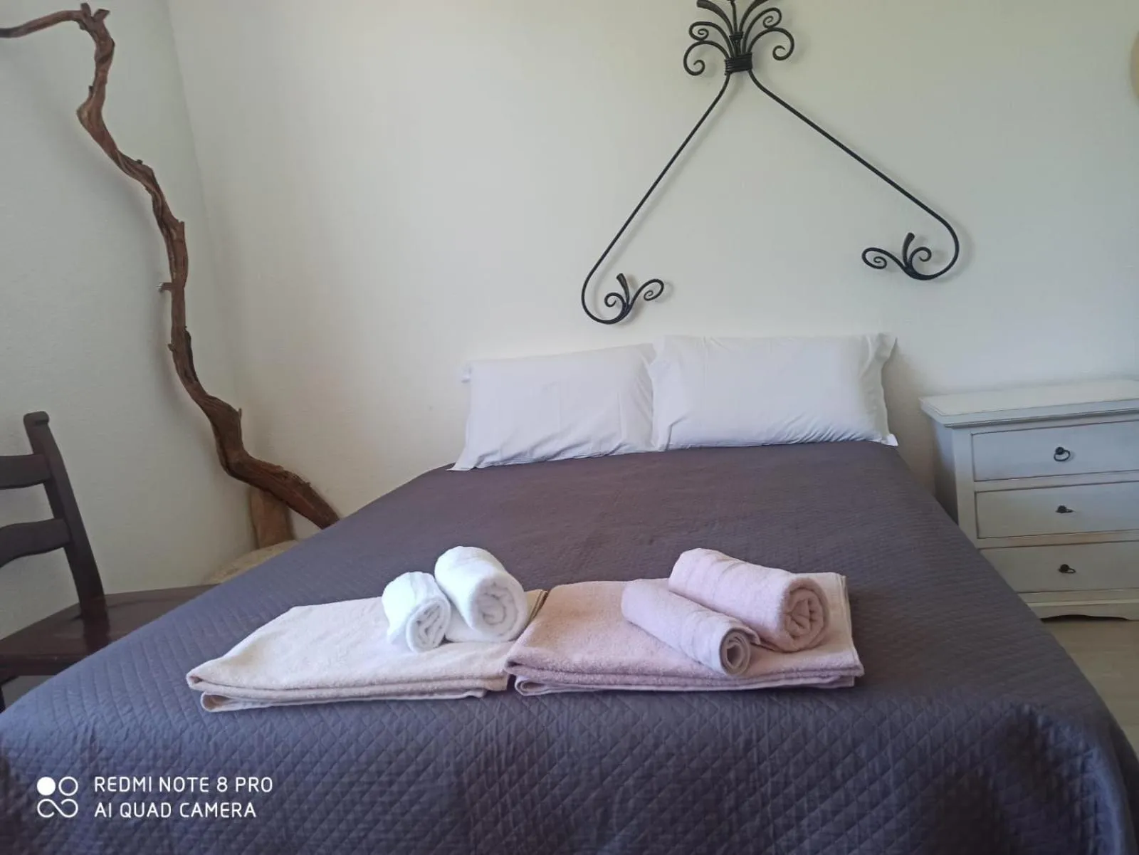 Bed in bed and breakfast Murales Orgosolo