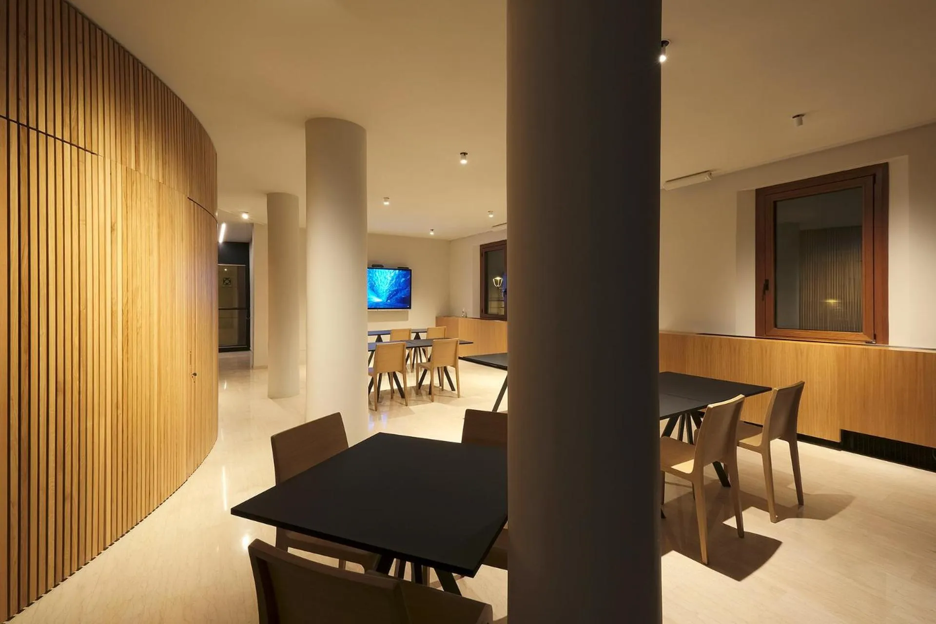 Communal lounge/ TV room in Hotel Touring