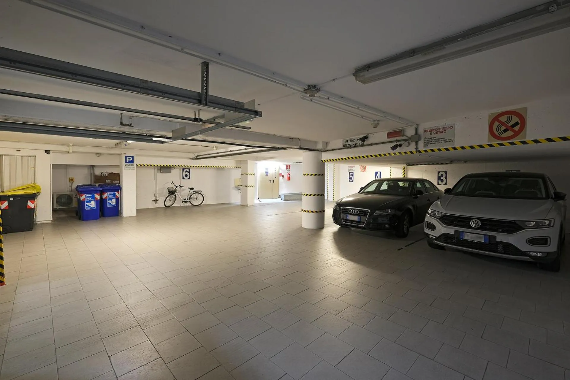 Parking in Hotel Touring