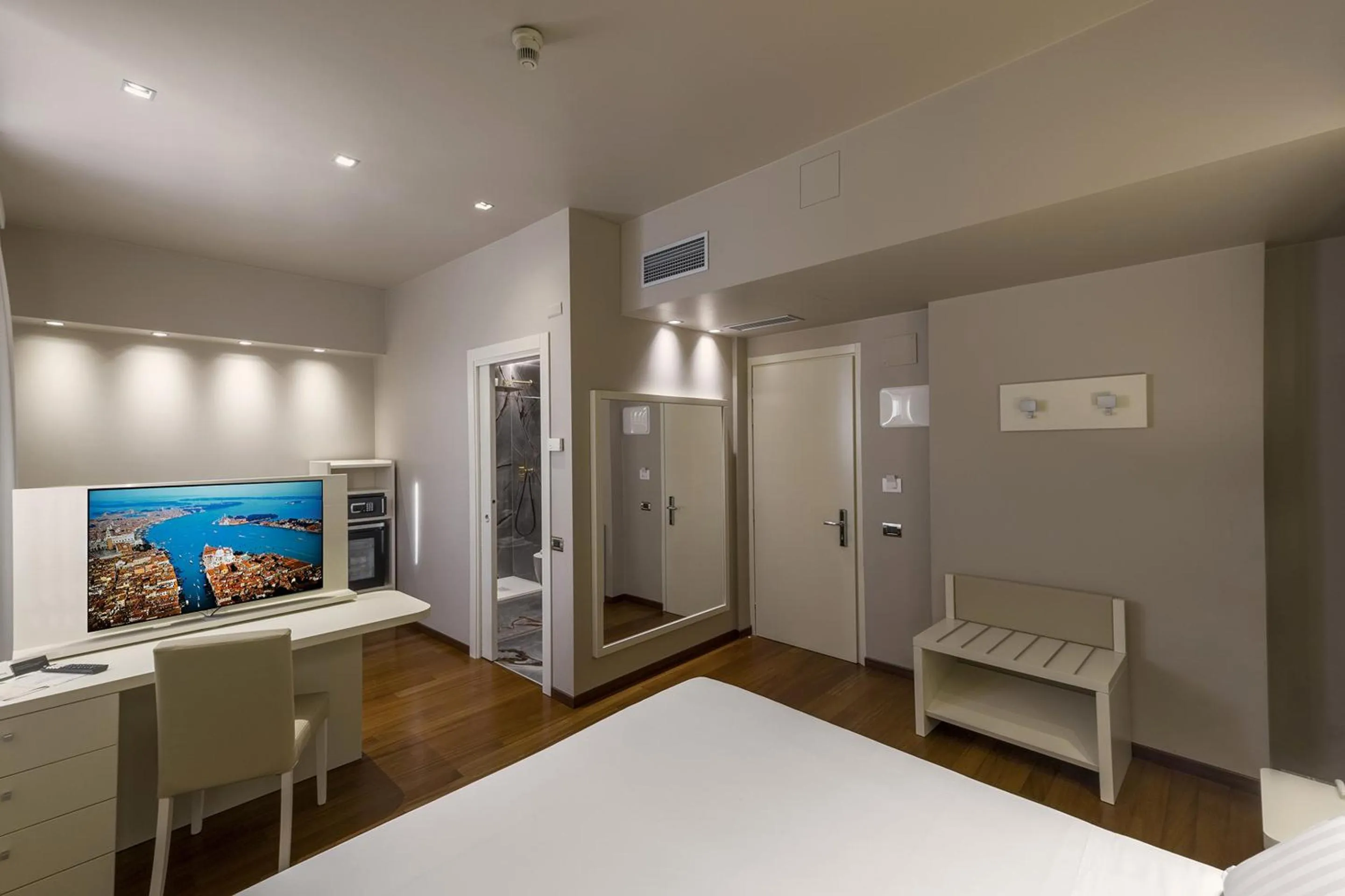 Family, Bed in Hotel Touring