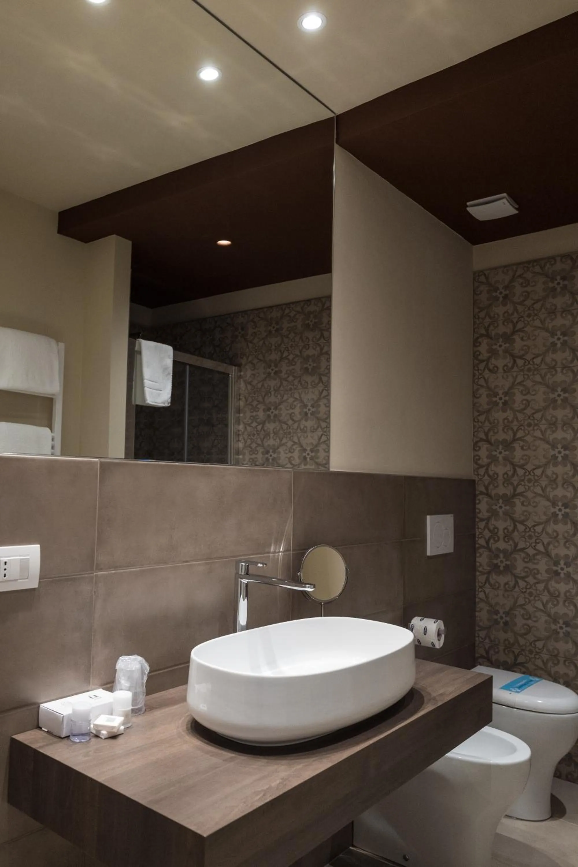 Bathroom in Hotel Touring