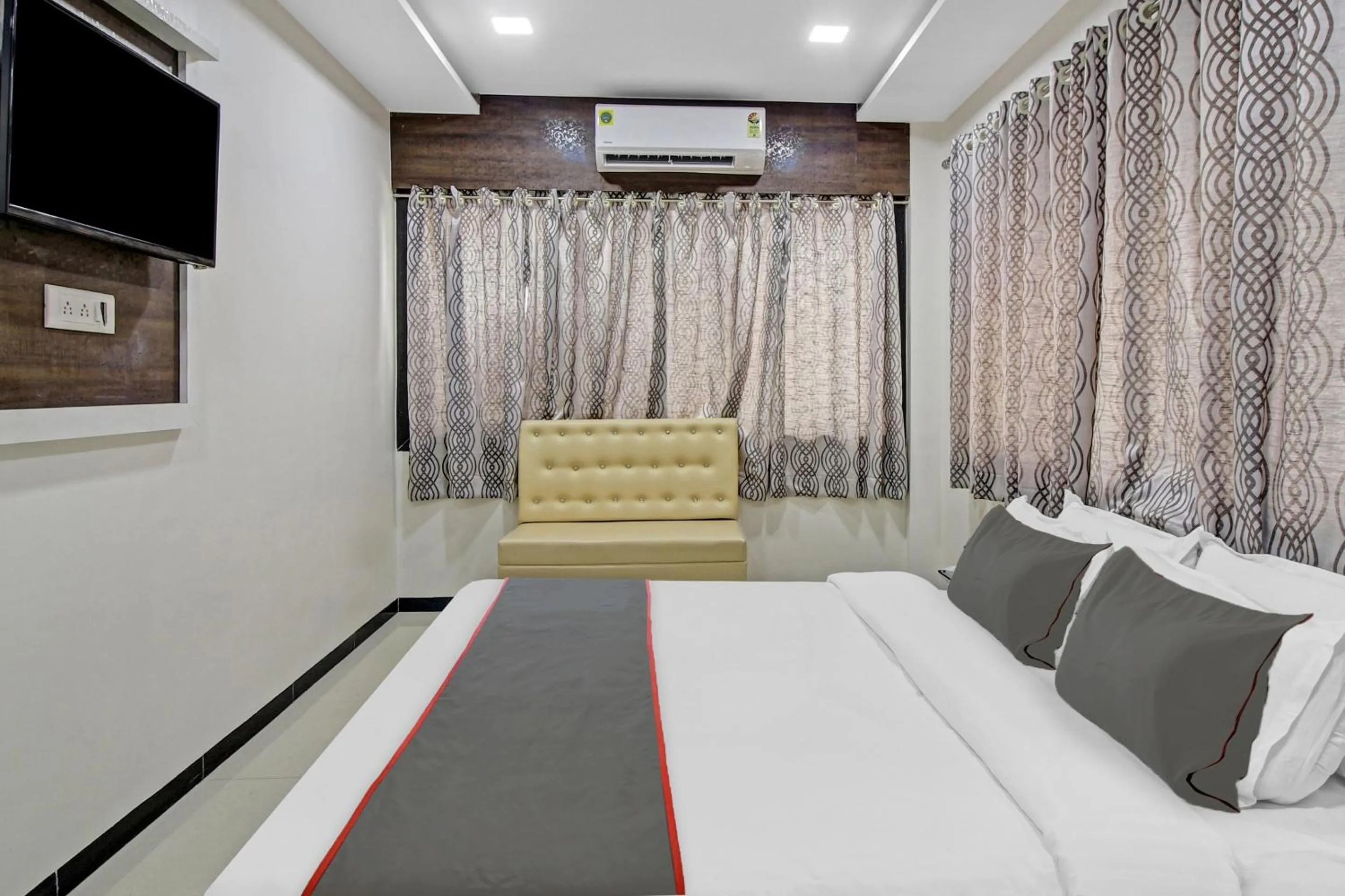 Bedroom, Bed in Hotel O Raj Mahal