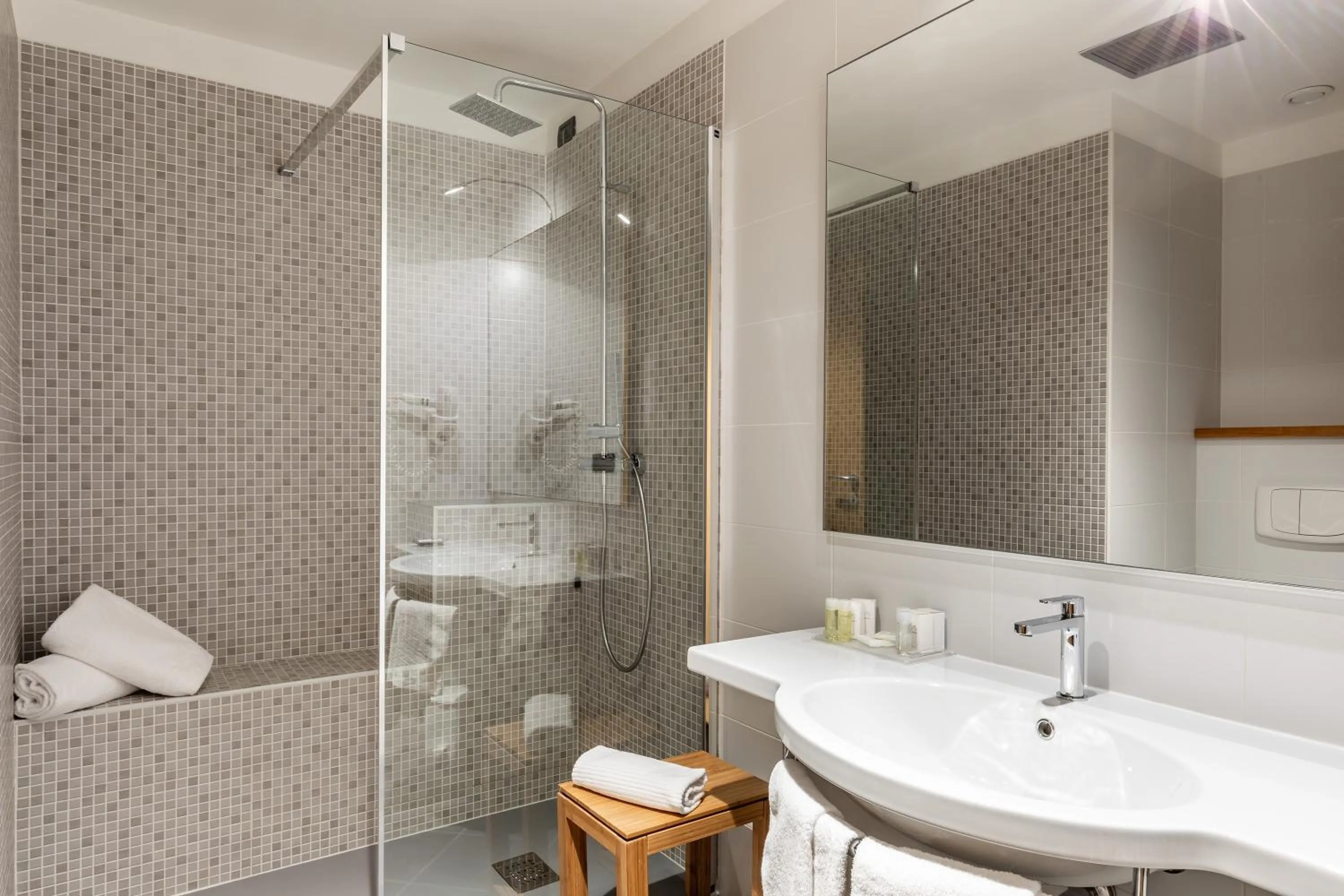 Bathroom in Anusca Palace Hotel