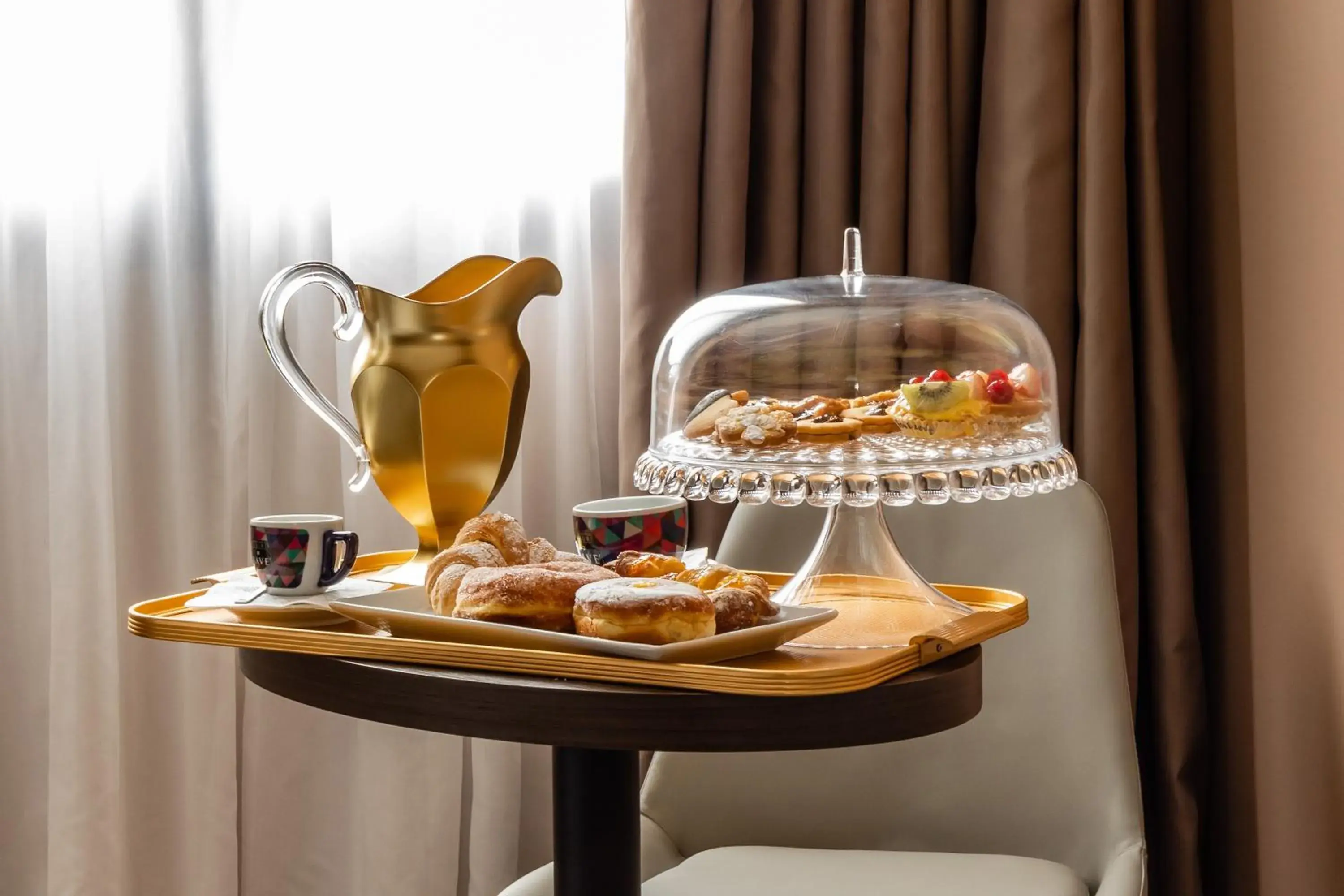 Food and drinks in Anusca Palace Hotel Food and drinks in Anusca Palace Hotel