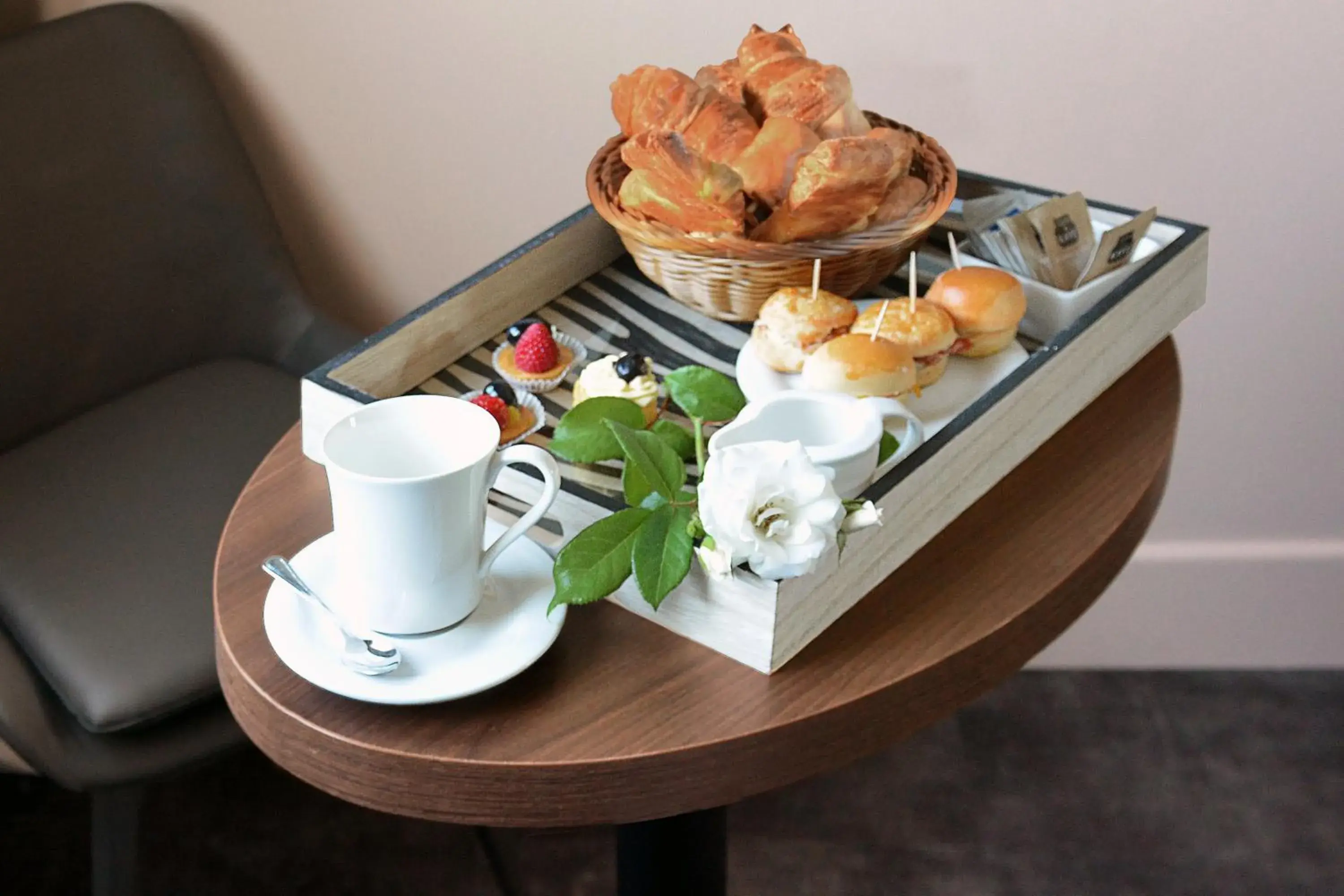 Food and drinks in Anusca Palace Hotel Food and drinks in Anusca Palace Hotel