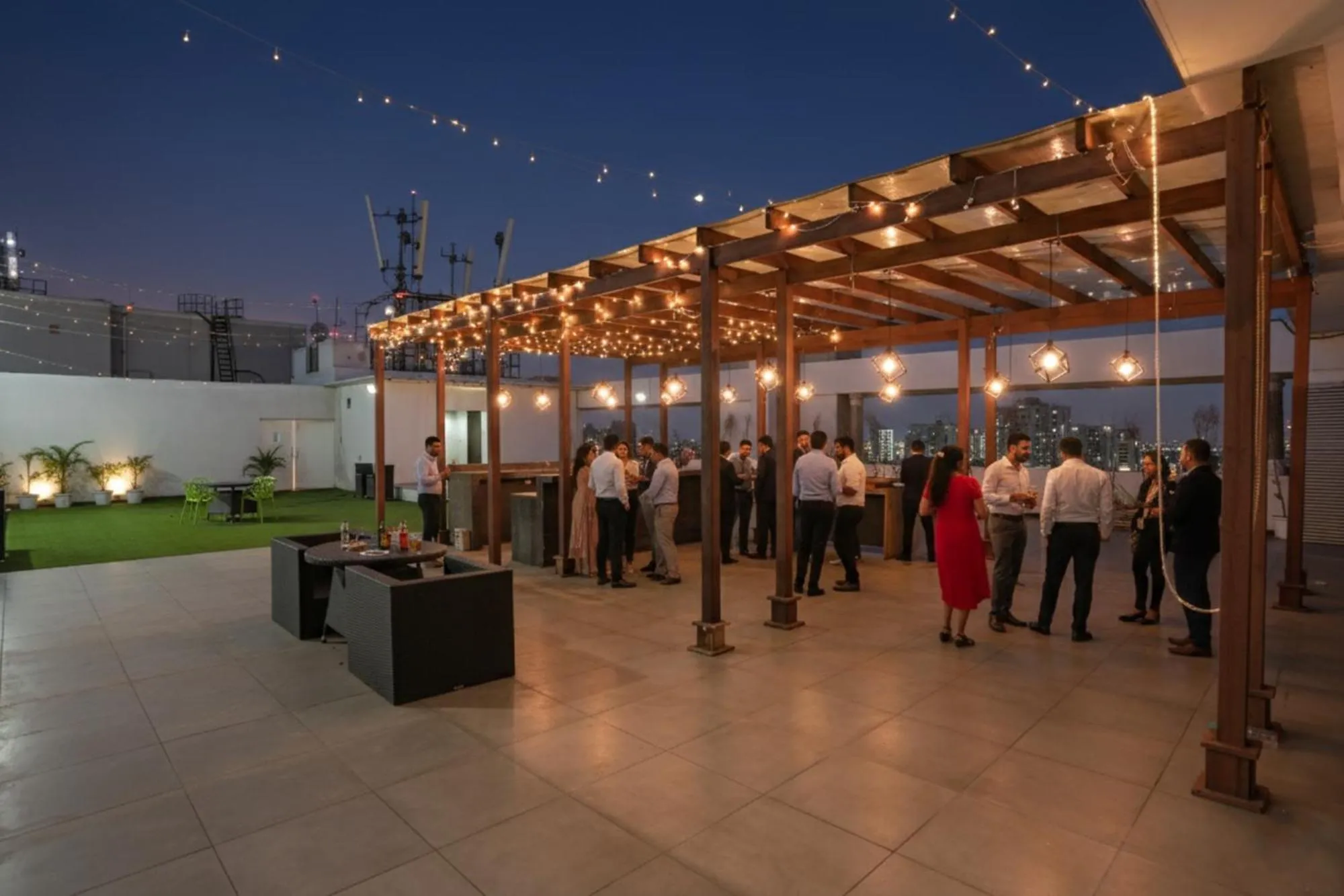 Restaurant/places to eat in FabHotel Sapphire 83, Manesar, Gurgaon