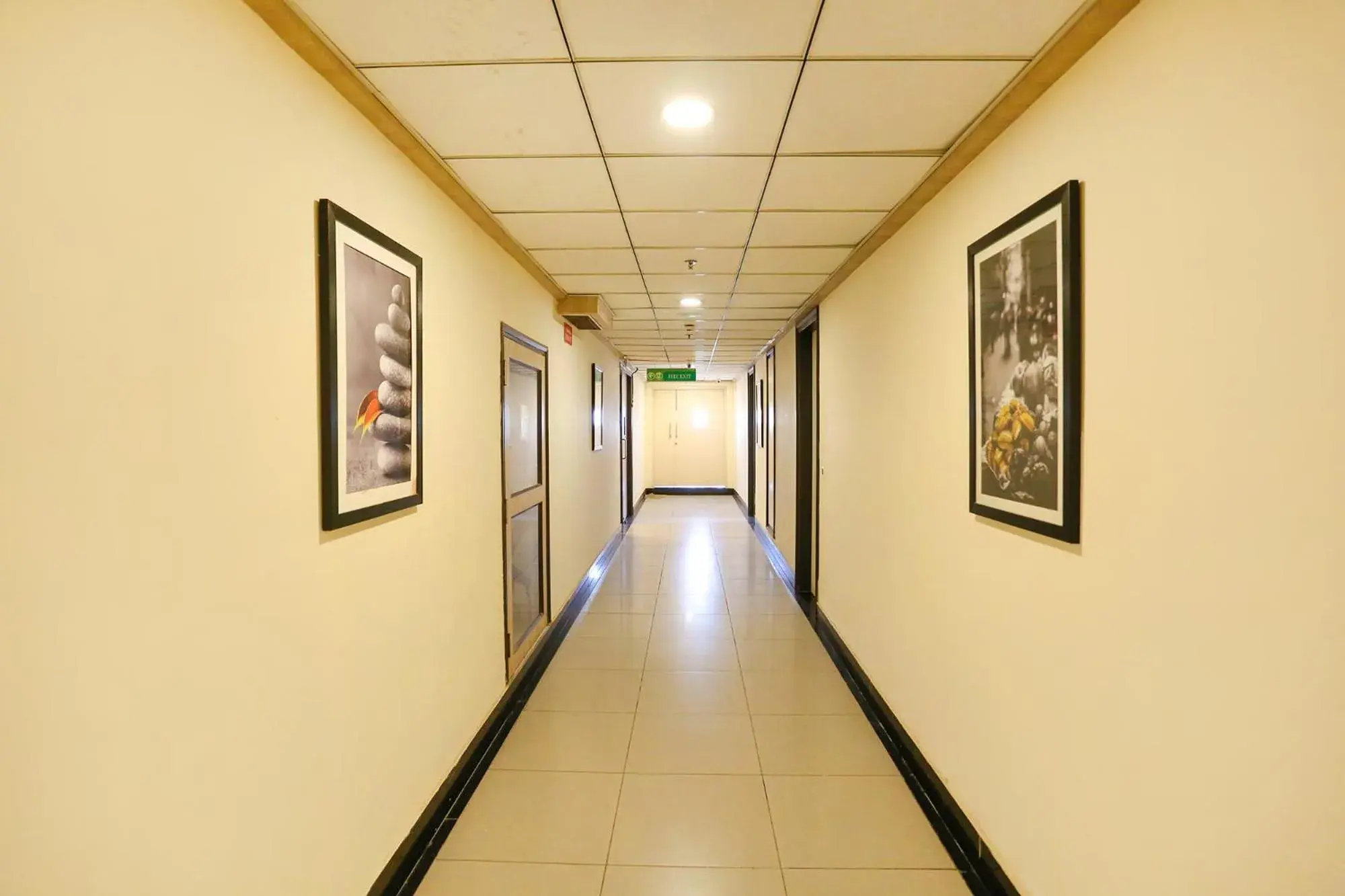 Lobby or reception in FabHotel Sapphire 83, Manesar, Gurgaon Lobby or reception in FabHotel Sapphire 83, Manesar, Gurgaon