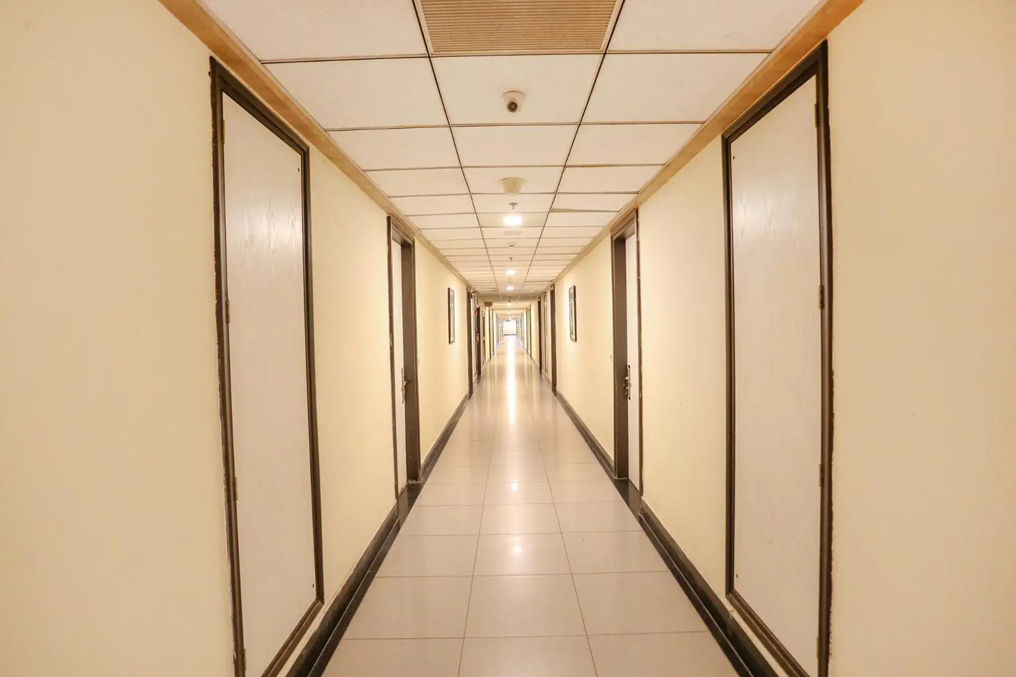 Lobby or reception in FabHotel Sapphire 83, Manesar, Gurgaon Lobby or reception in FabHotel Sapphire 83, Manesar, Gurgaon