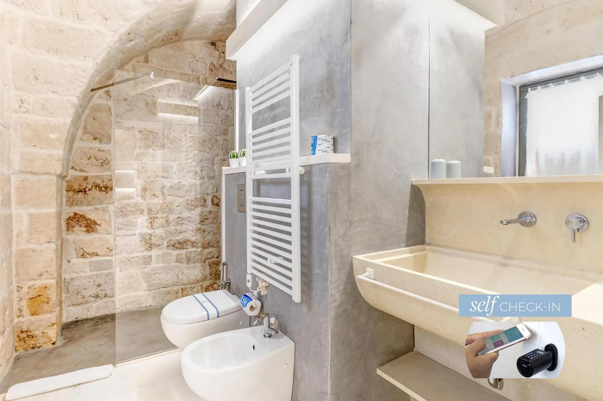Shower in Vico Bianco Raro Smart Rooms Collection