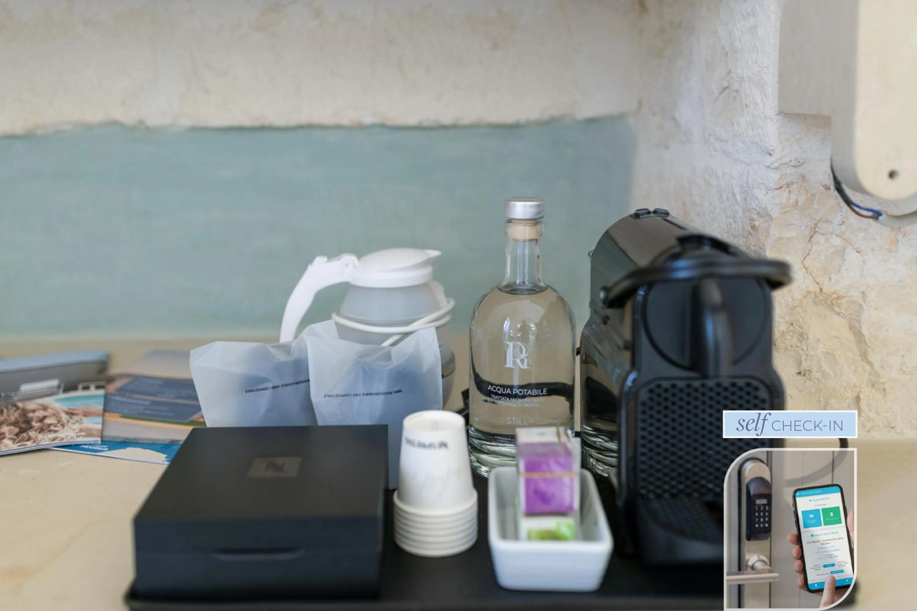 Coffee/tea facilities in Vico Bianco Raro Smart Rooms Collection