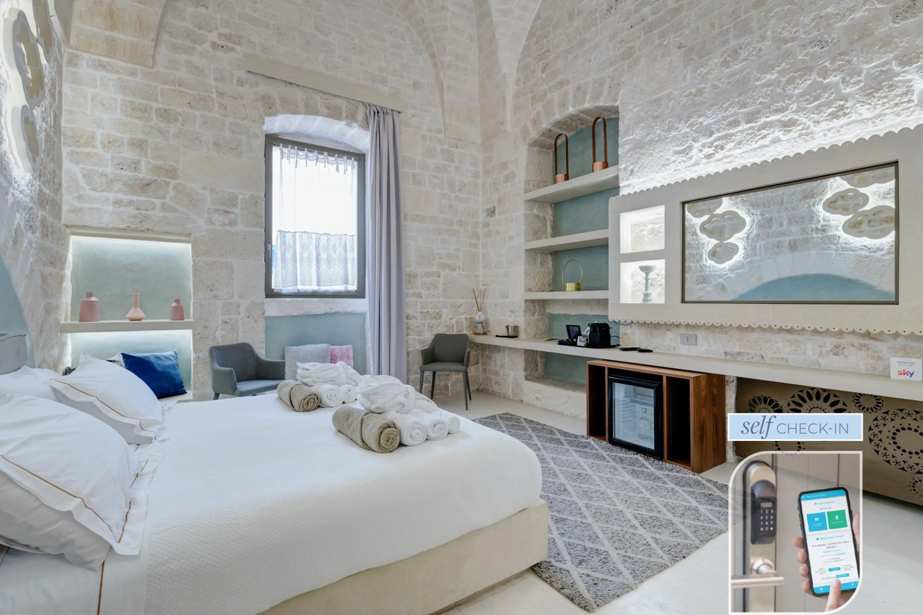 Bedroom, Bed in Vico Bianco Raro Smart Rooms Collection