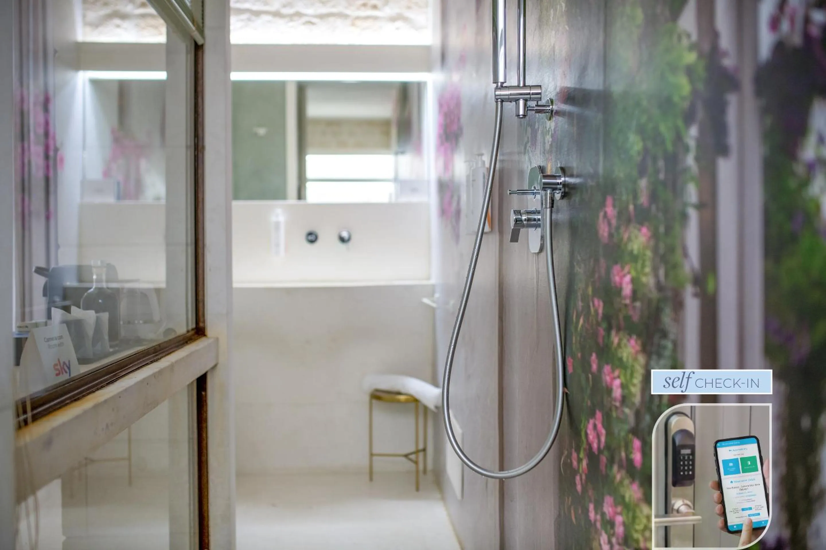 Shower in Vico Bianco Raro Smart Rooms Collection