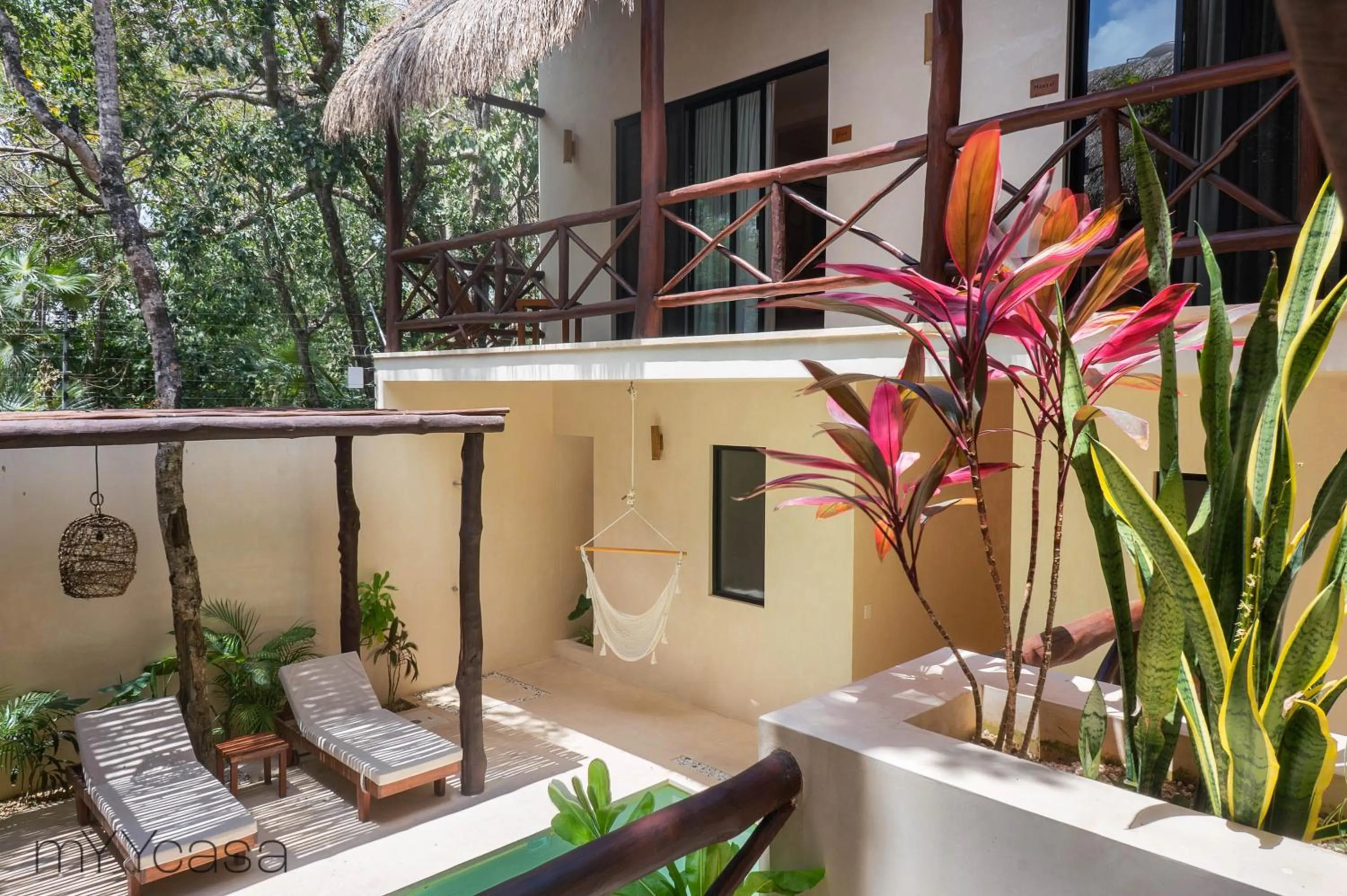 Property building in Casa Yaakun