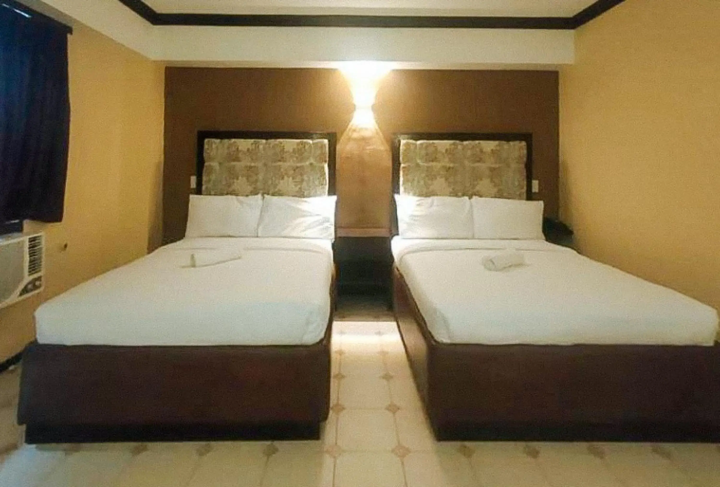 Bed in RedDoorz at Carlton-Martin Hotel Masbate City Bed in RedDoorz at Carlton-Martin Hotel Masbate City