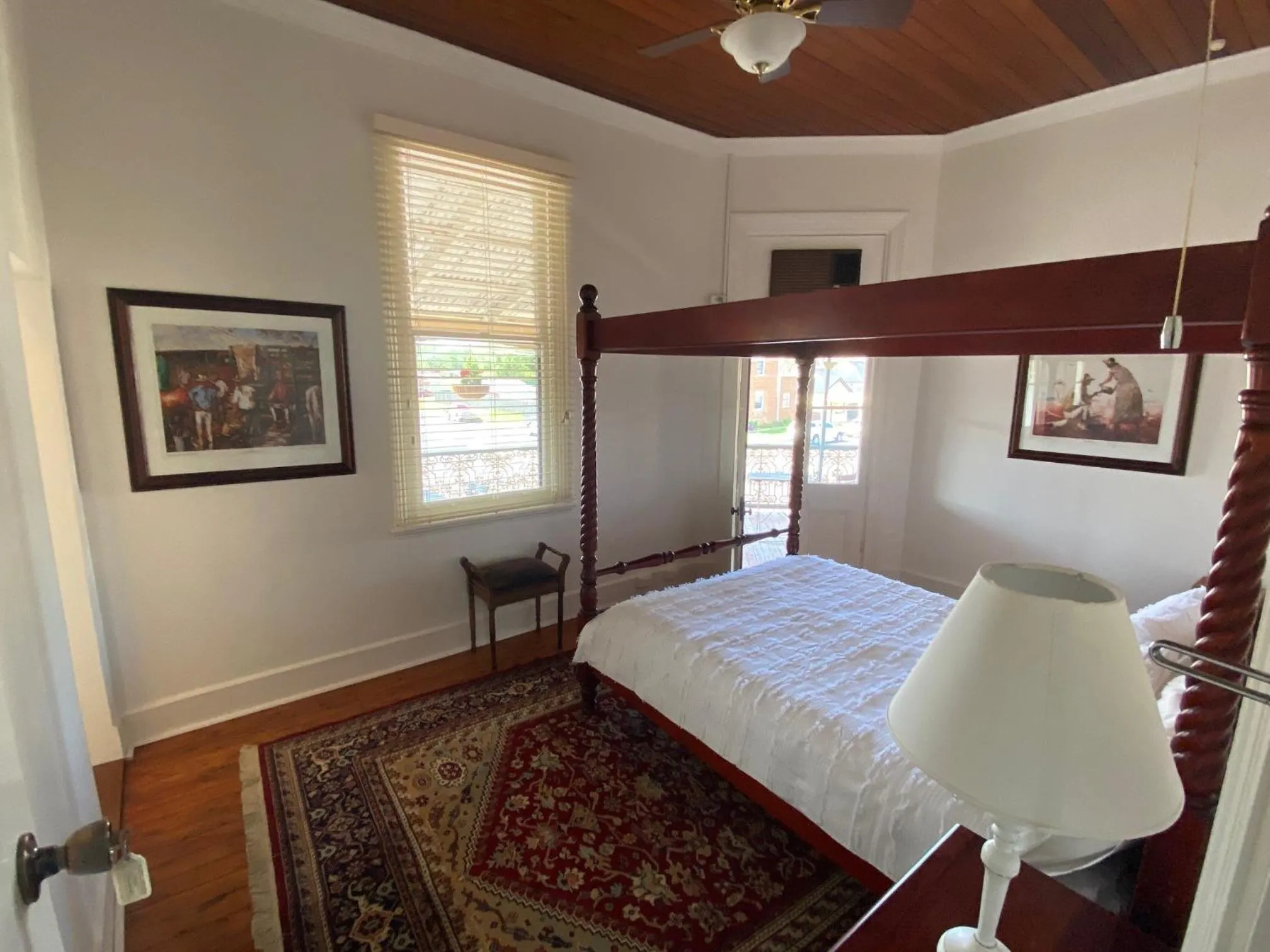 Photo of the whole room, Bed in Royal Hotel Mandurama