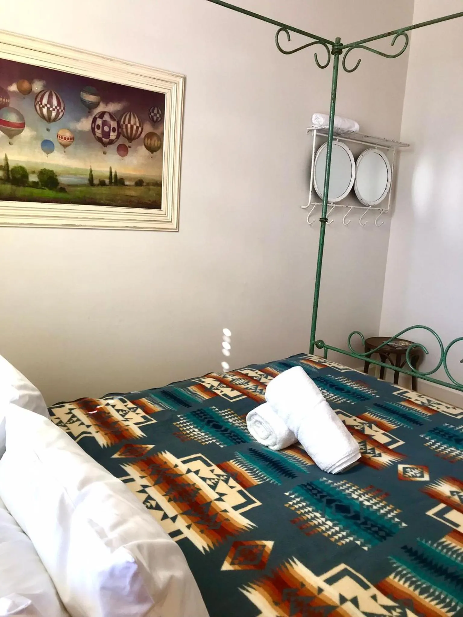 Bed in Royal Hotel Mandurama