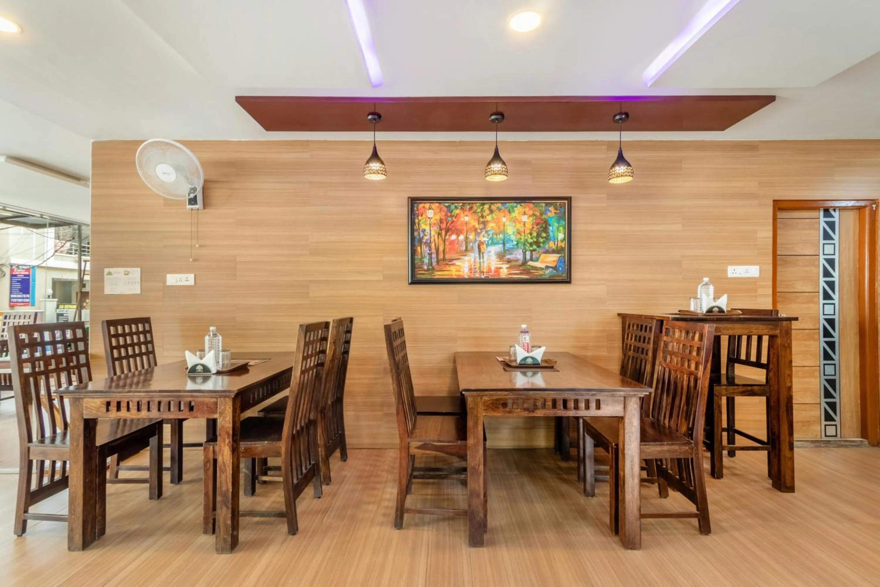 Restaurant/places to eat in Treebo Purple Square