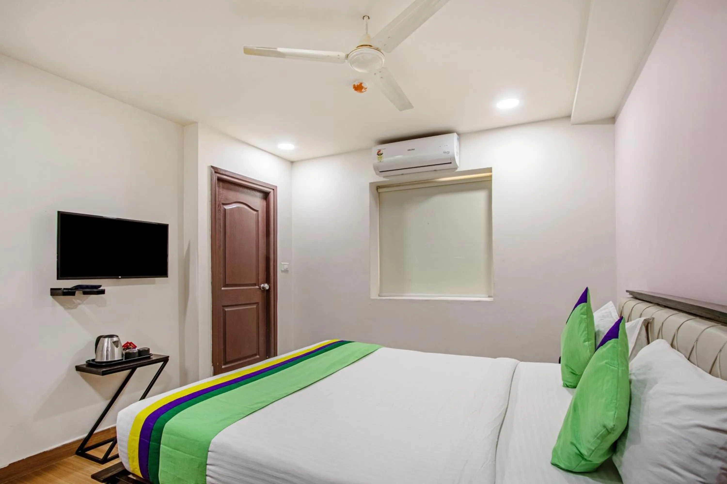 Bedroom in Treebo Purple Square