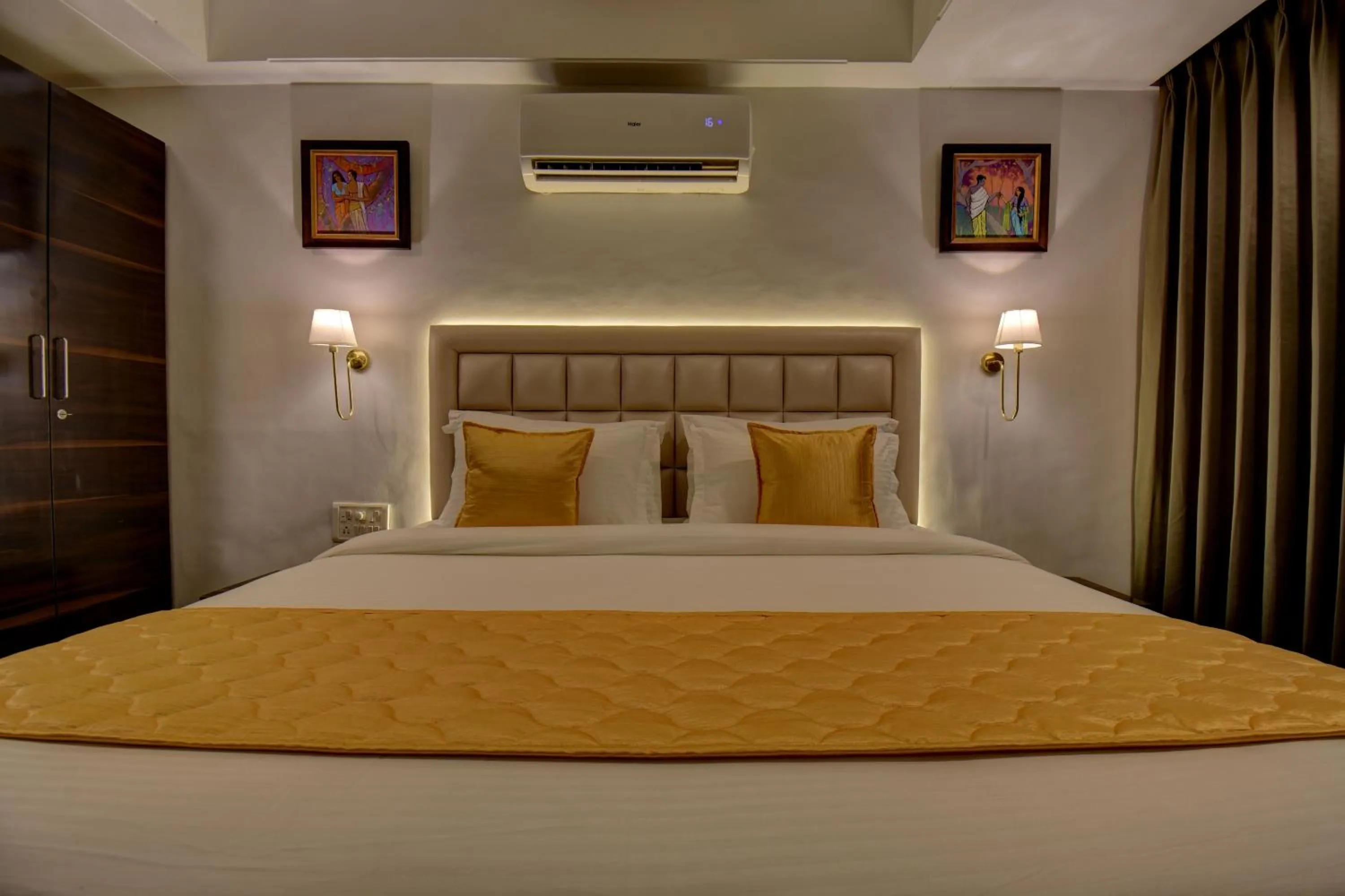 Bed in Elite Hotel