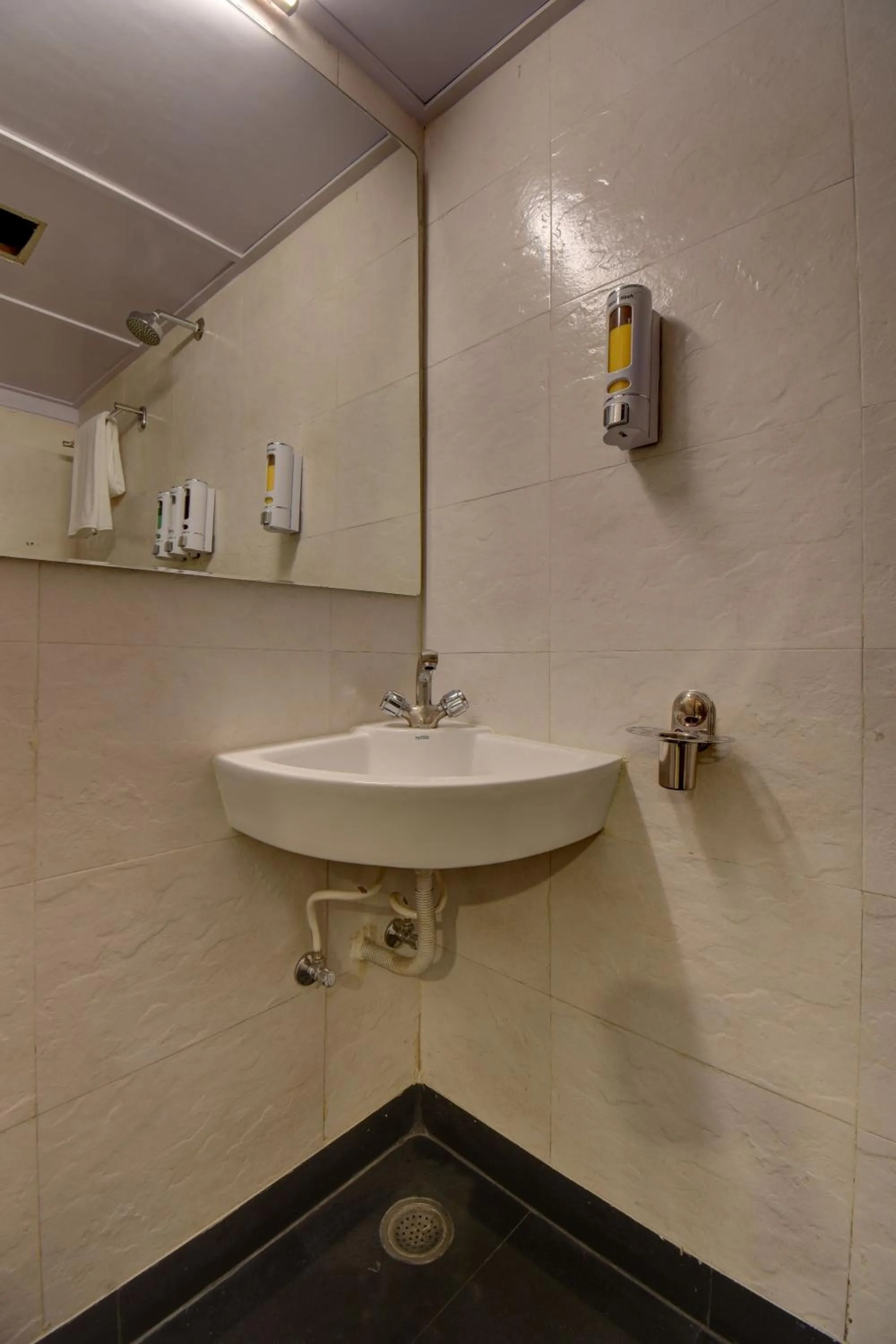 Bathroom in Elite Hotel