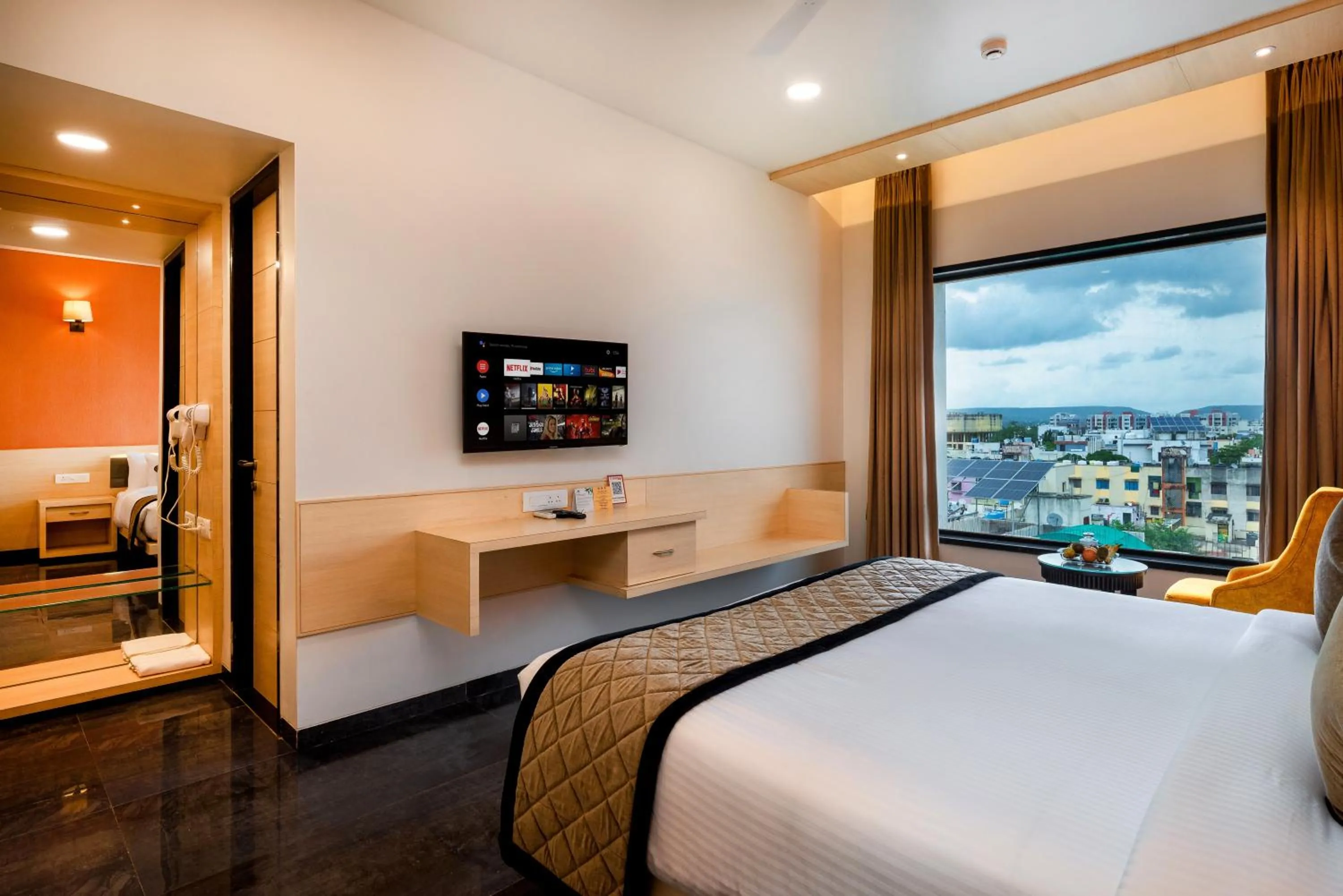 Photo of the whole room, Bed in Enrise by Sayaji Aurangabad