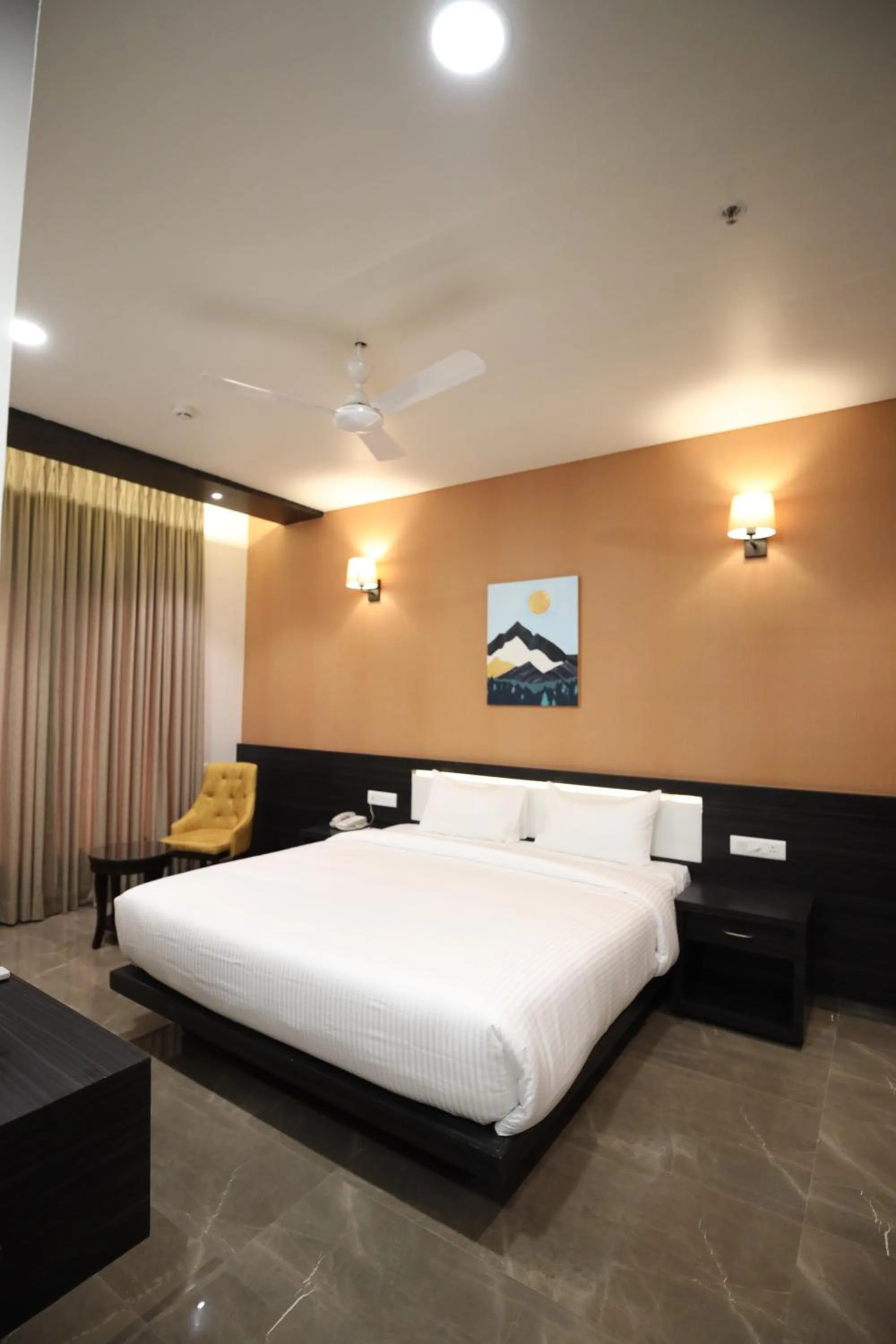 Bedroom, Bed in Enrise by Sayaji Aurangabad