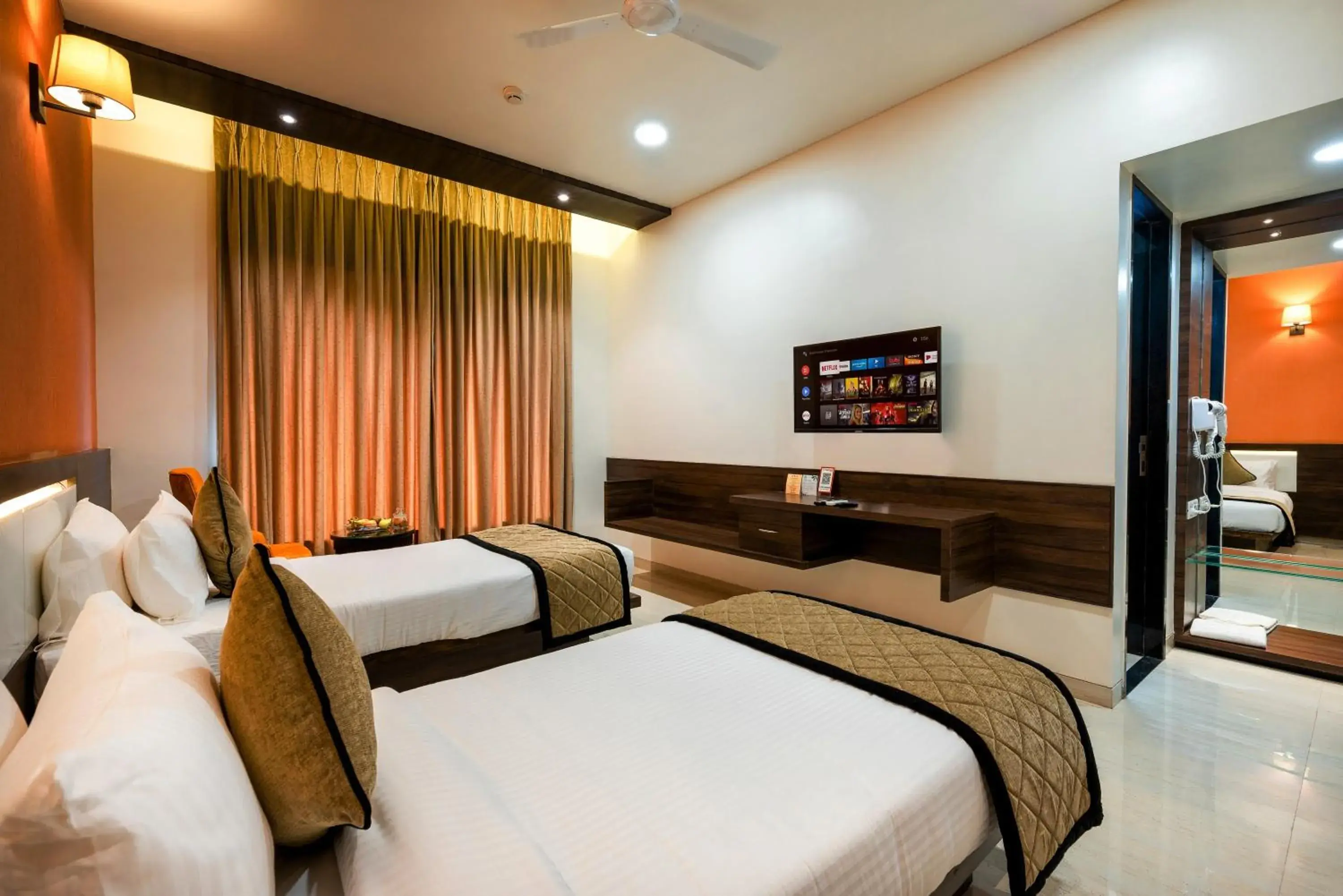 Photo of the whole room, Bed in Enrise by Sayaji Aurangabad Photo of the whole room, Bed in Enrise by Sayaji Aurangabad