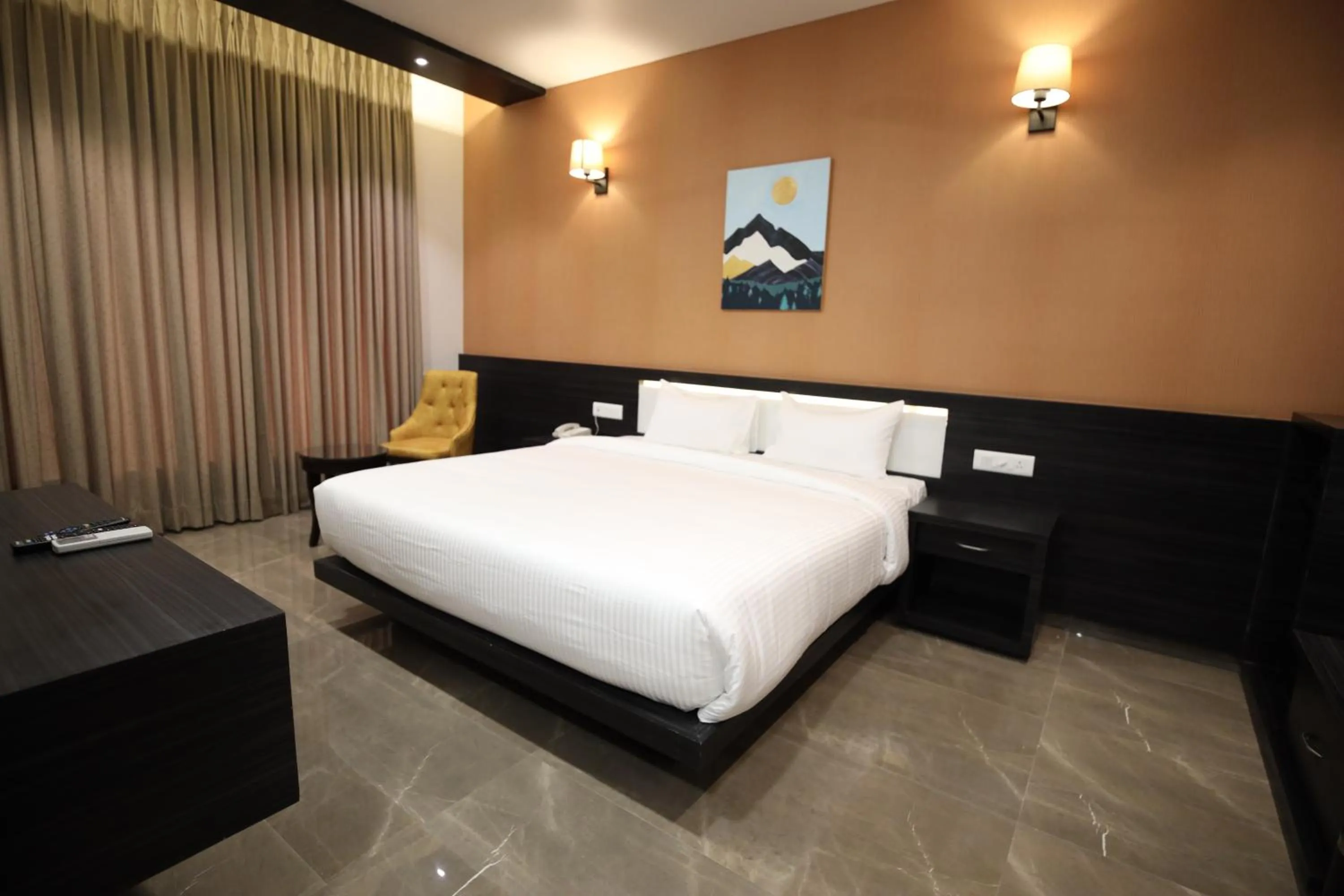 Bedroom, Bed in Enrise by Sayaji Aurangabad