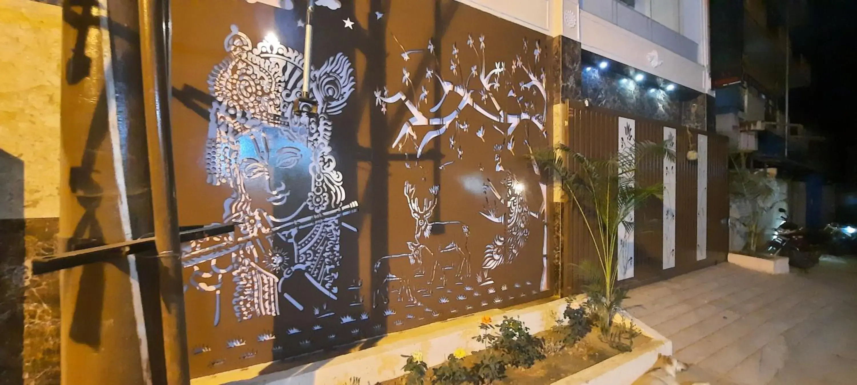 Facade/entrance in B R Inn Facade/entrance in B R Inn