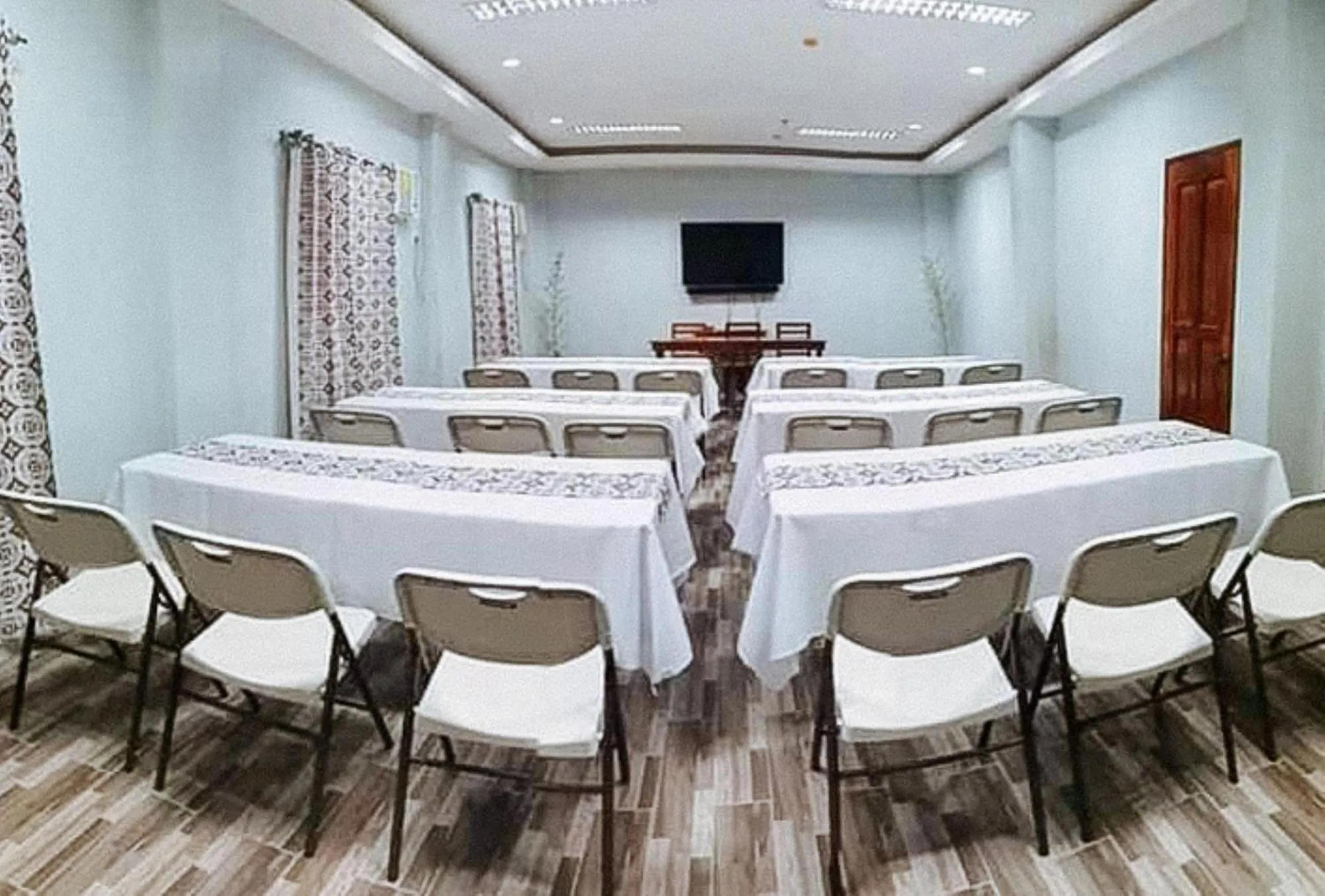 Area and facilities in RedDoorz at Gracia's Calzada Inn Camiguin