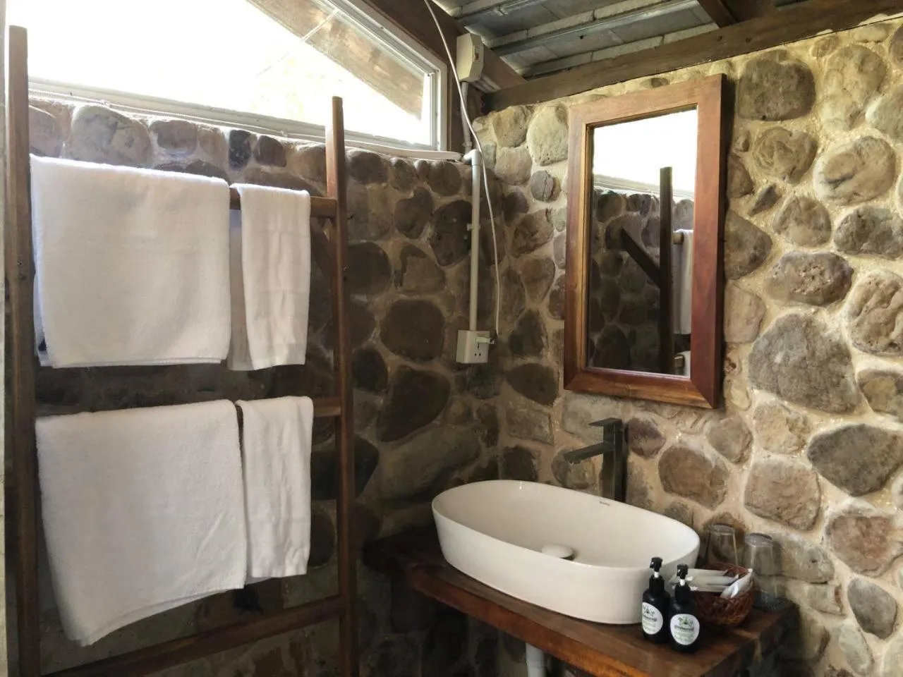Bathroom in Green Valley Veal Pouch