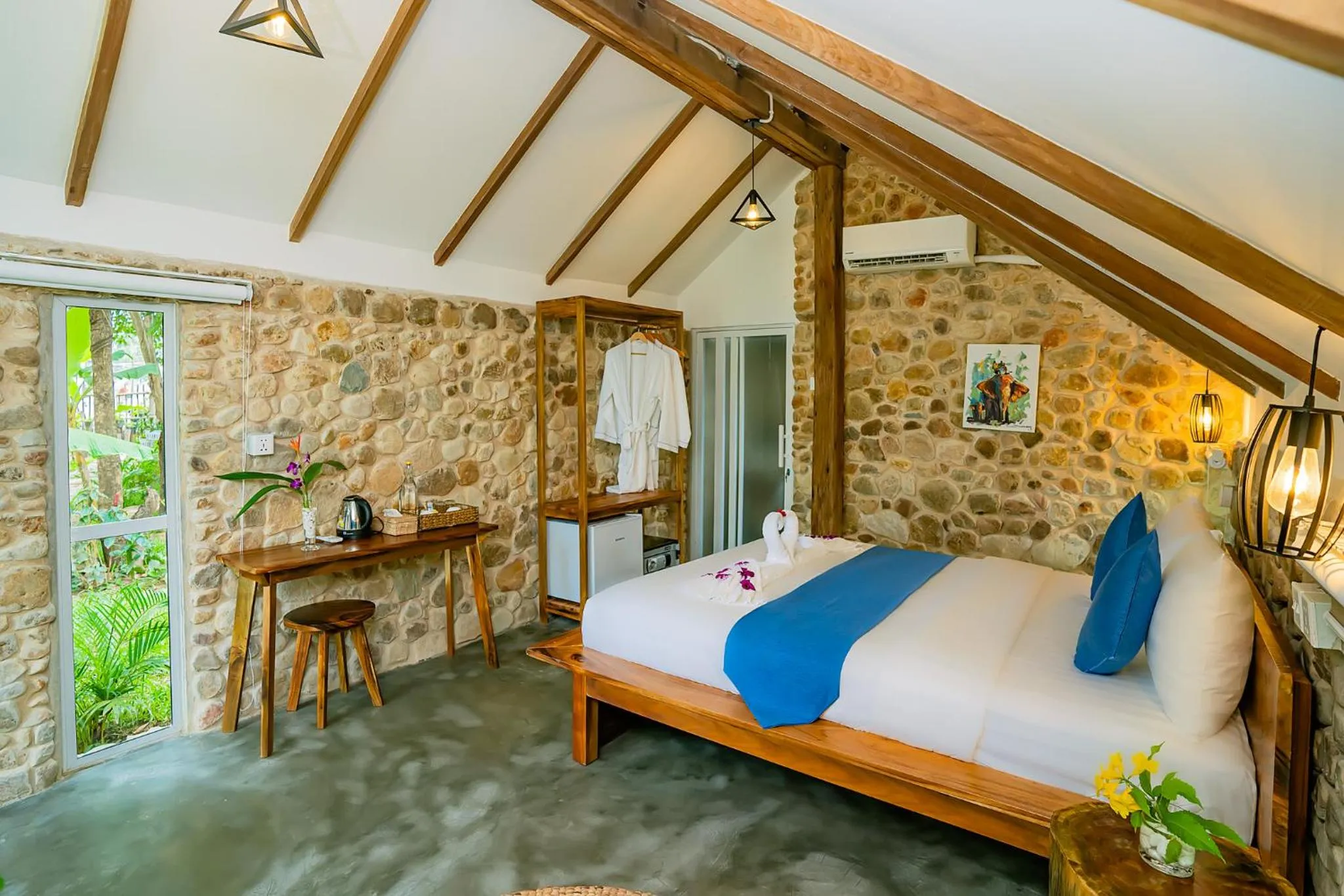 Bed in Green Valley Veal Pouch