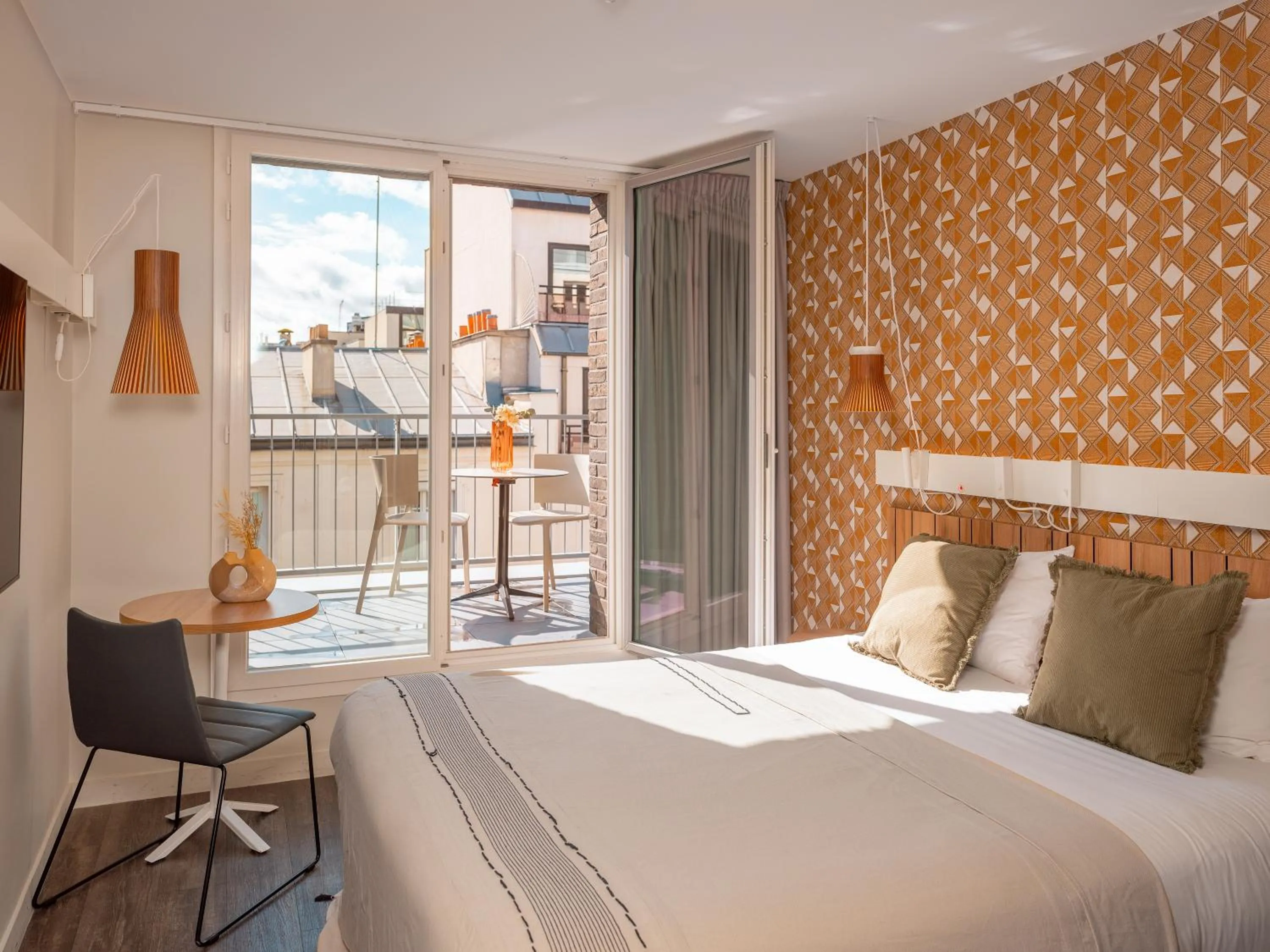 Photo of the whole room, Bed in Ibis Paris Gare Montparnasse Catalogne