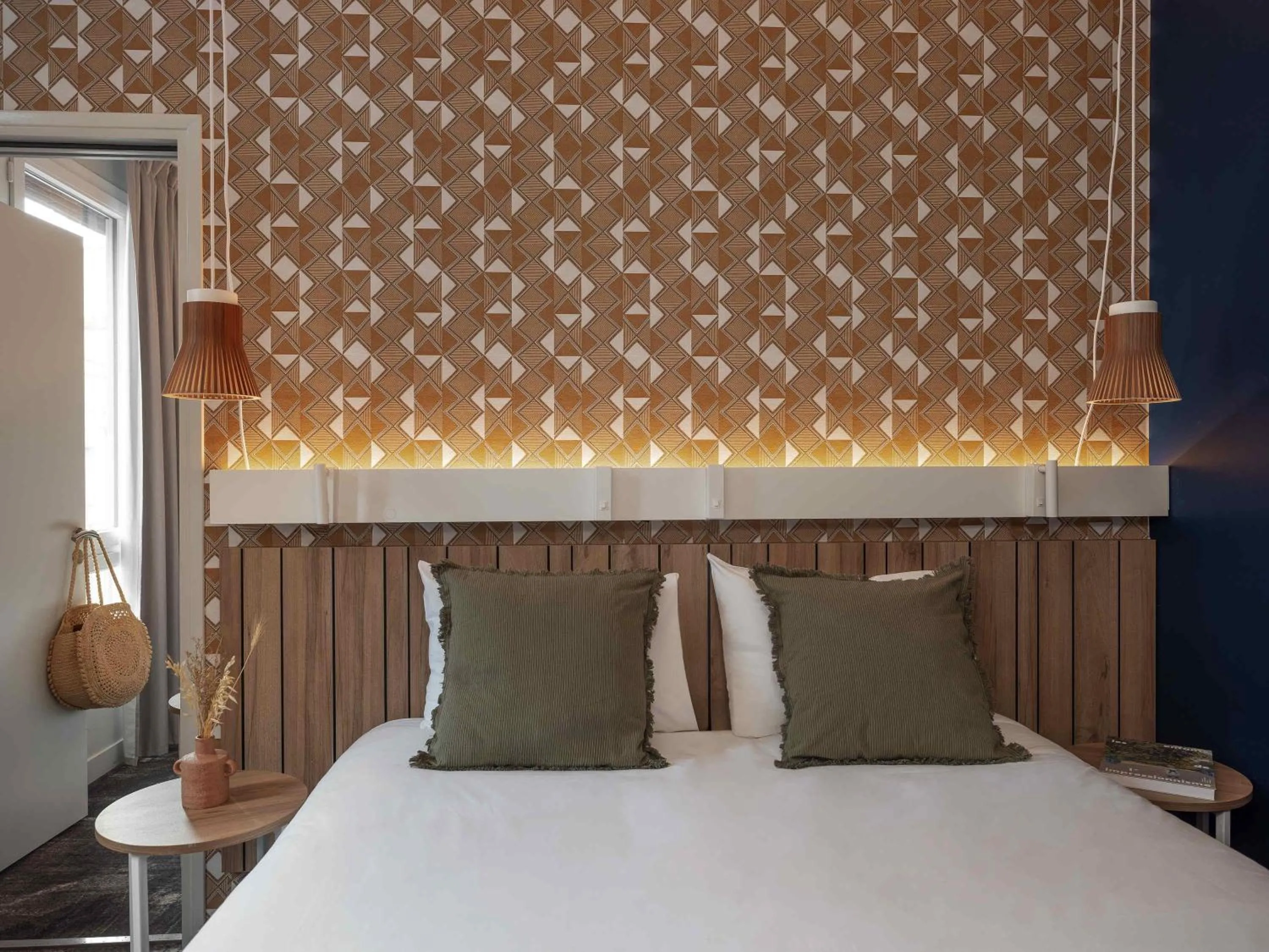 Bedroom, Bed in Ibis Paris Gare Montparnasse Catalogne