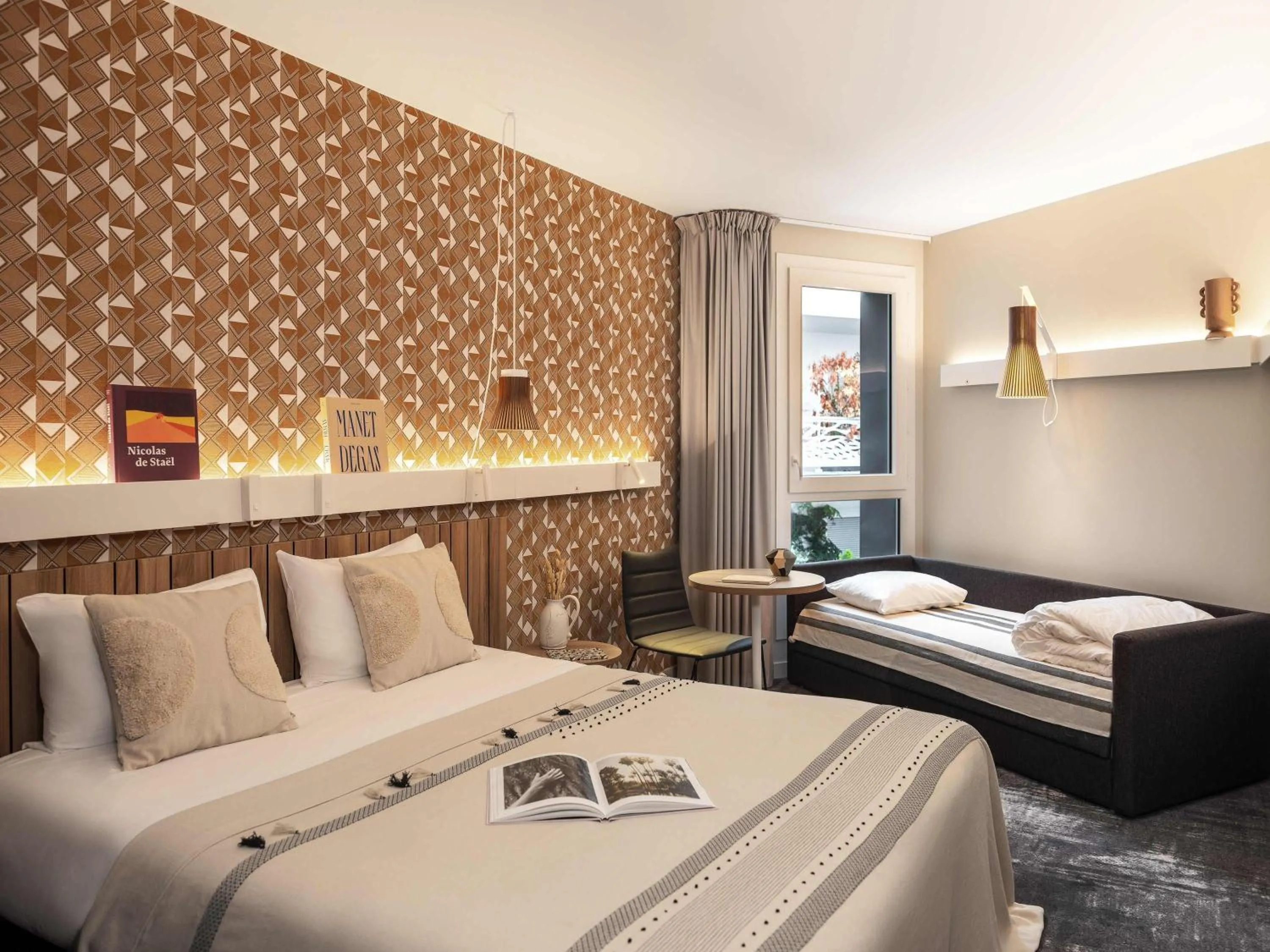 Bedroom, Bed in Ibis Paris Gare Montparnasse Catalogne