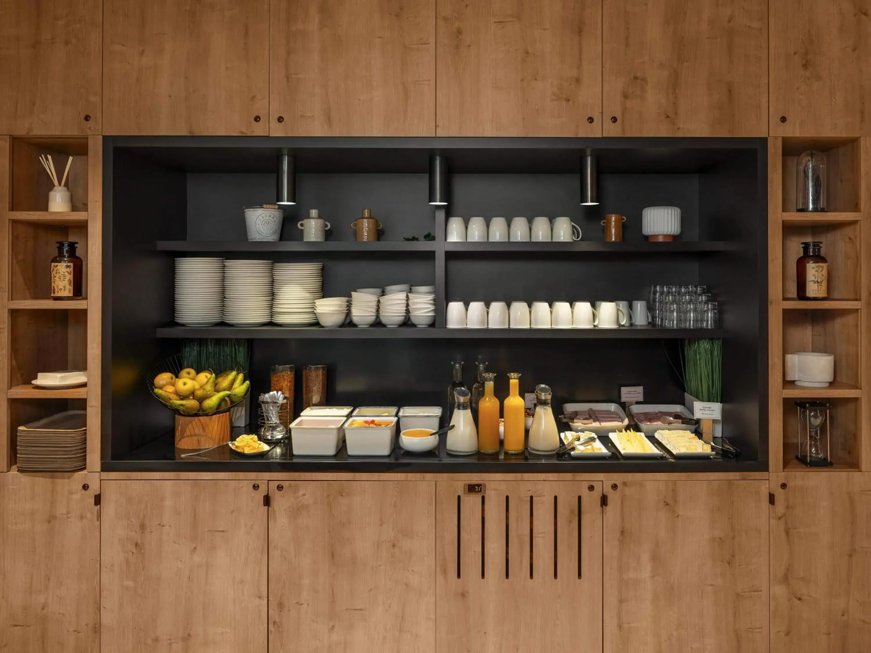 Breakfast in Ibis Paris Gare Montparnasse Catalogne Breakfast in Ibis Paris Gare Montparnasse Catalogne