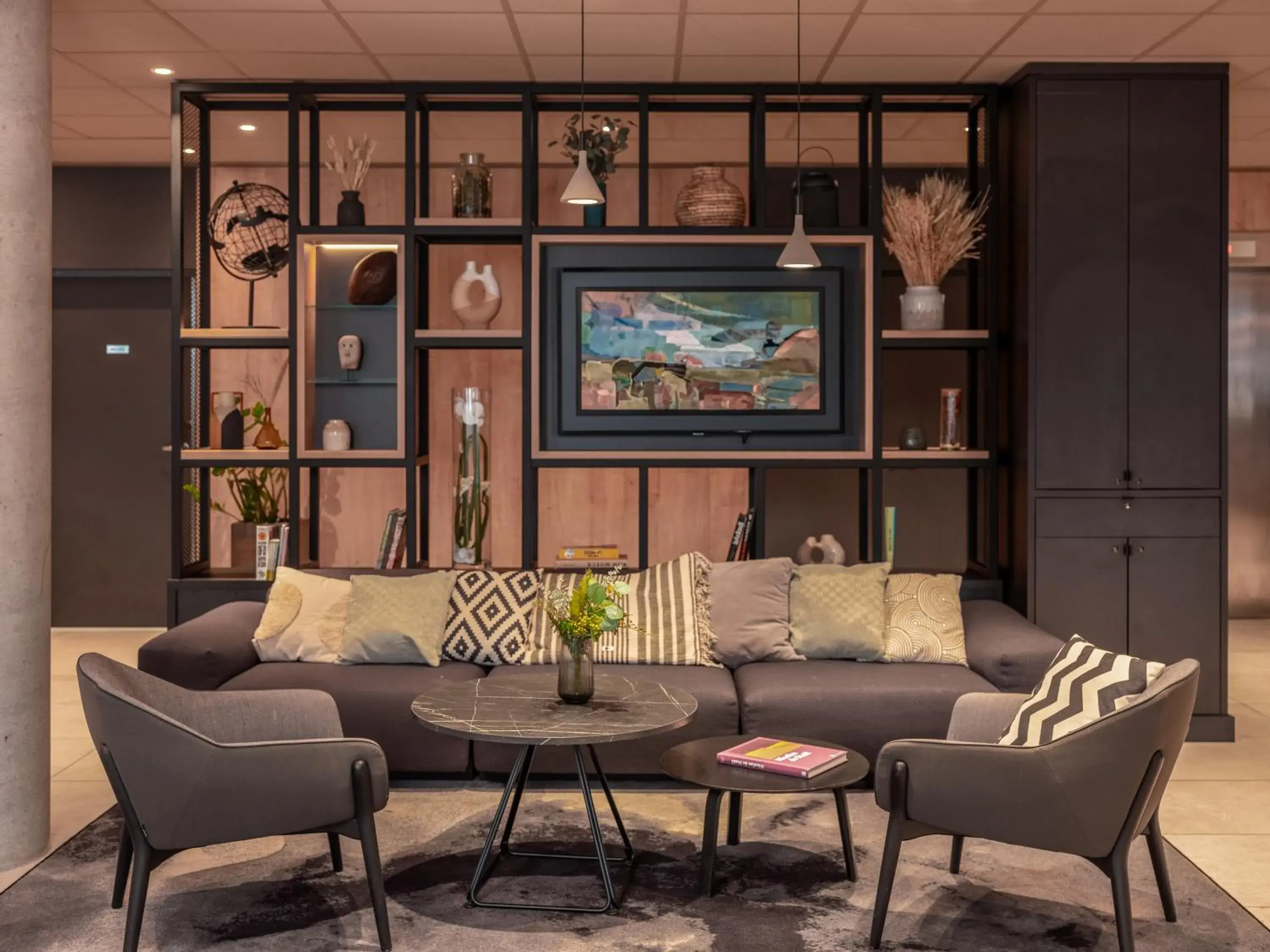 Lobby or reception in Ibis Paris Gare Montparnasse Catalogne Lobby or reception in Ibis Paris Gare Montparnasse Catalogne