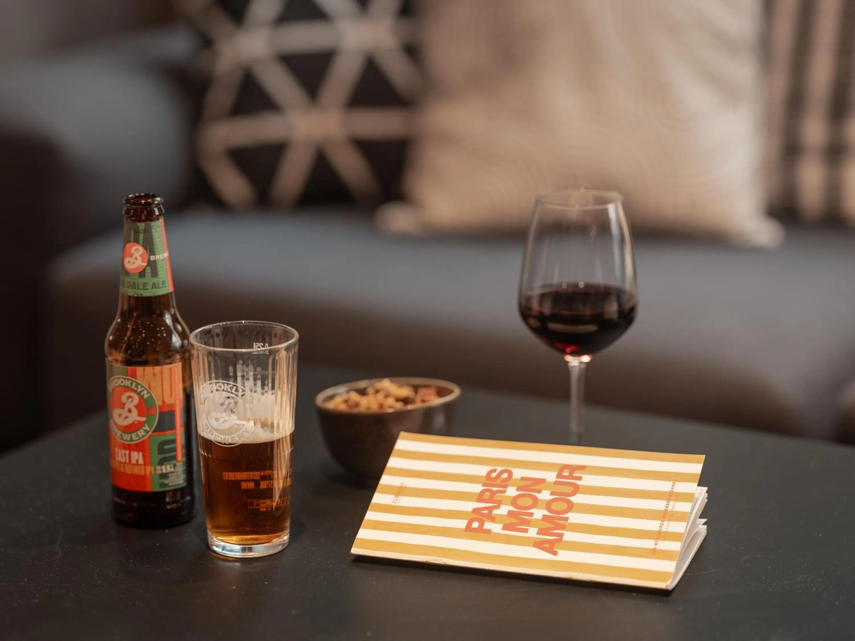 Lounge or bar in Ibis Paris Gare Montparnasse Catalogne