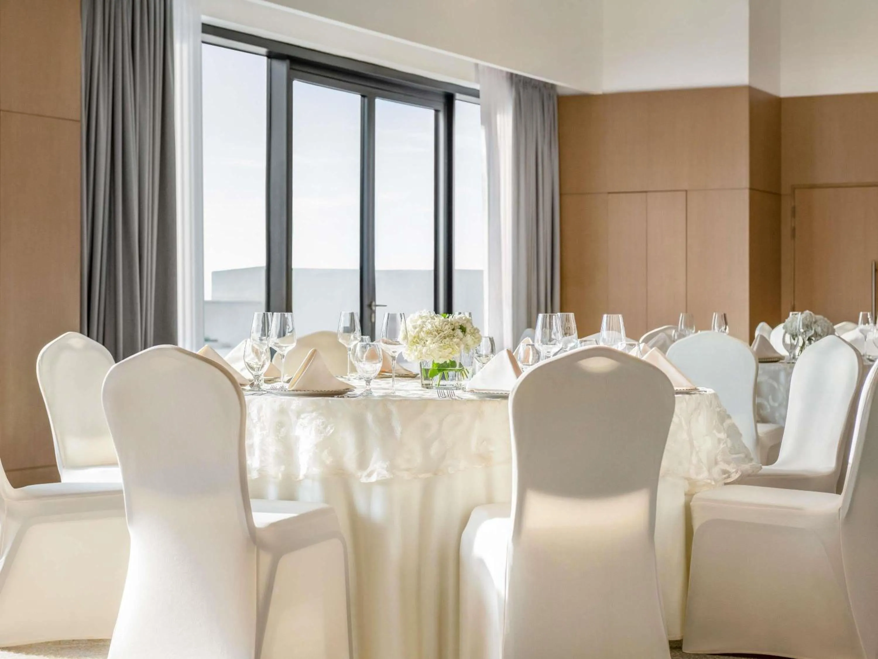 Meeting/conference room in Mövenpick Resort Al Marjan Island