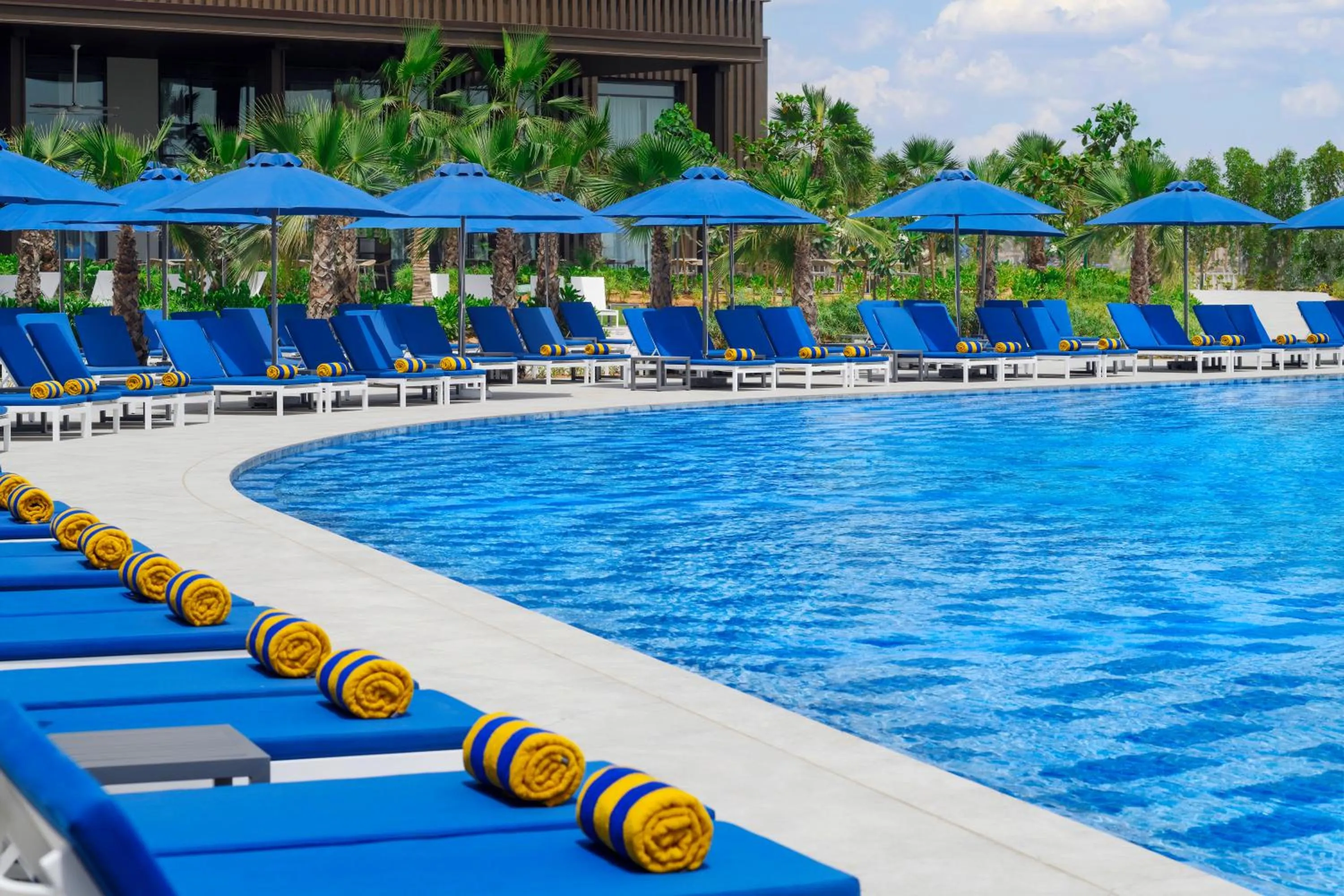 Swimming pool in Mövenpick Resort Al Marjan Island