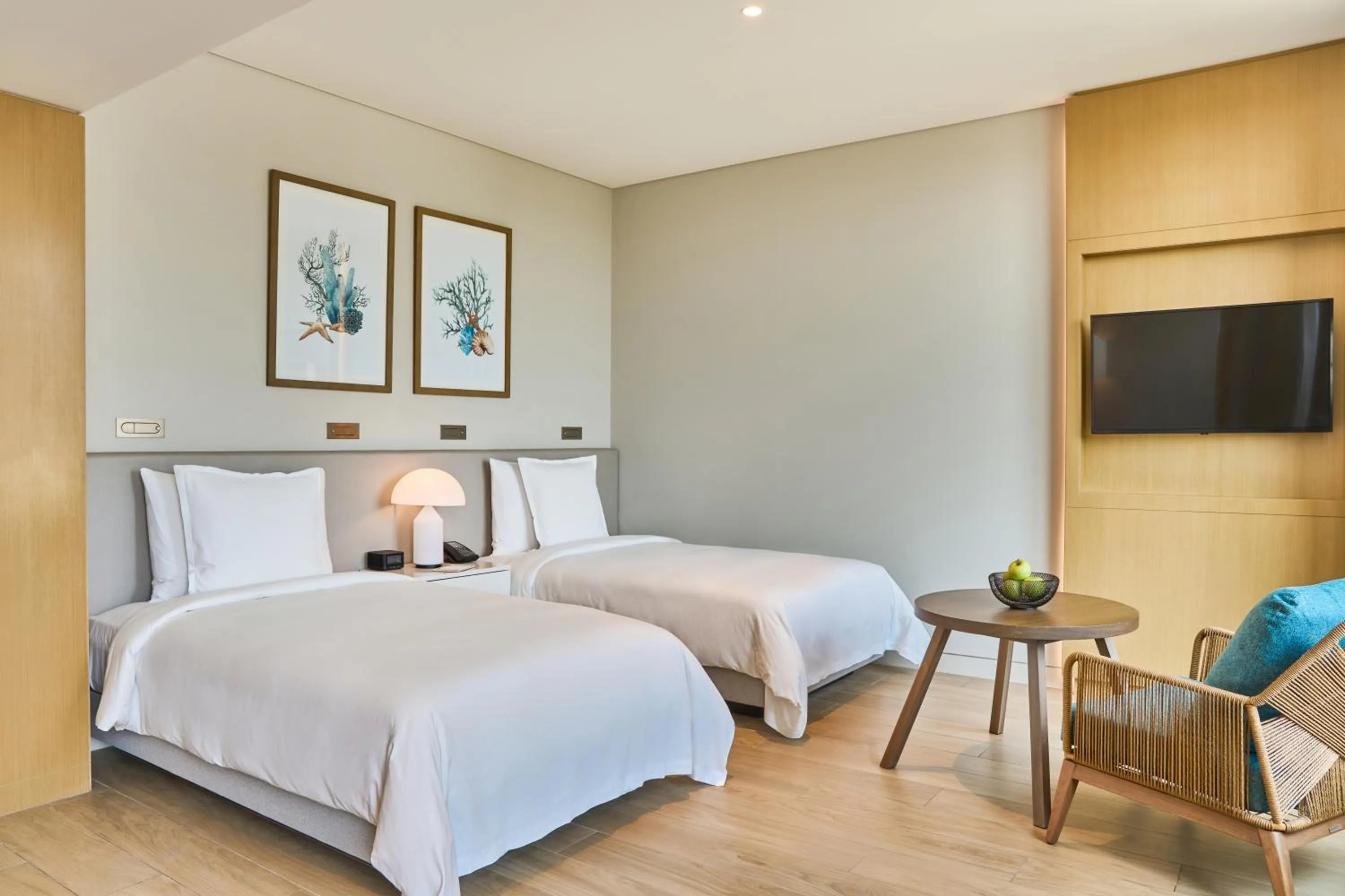 Bedroom, Bed in Mövenpick Resort Al Marjan Island