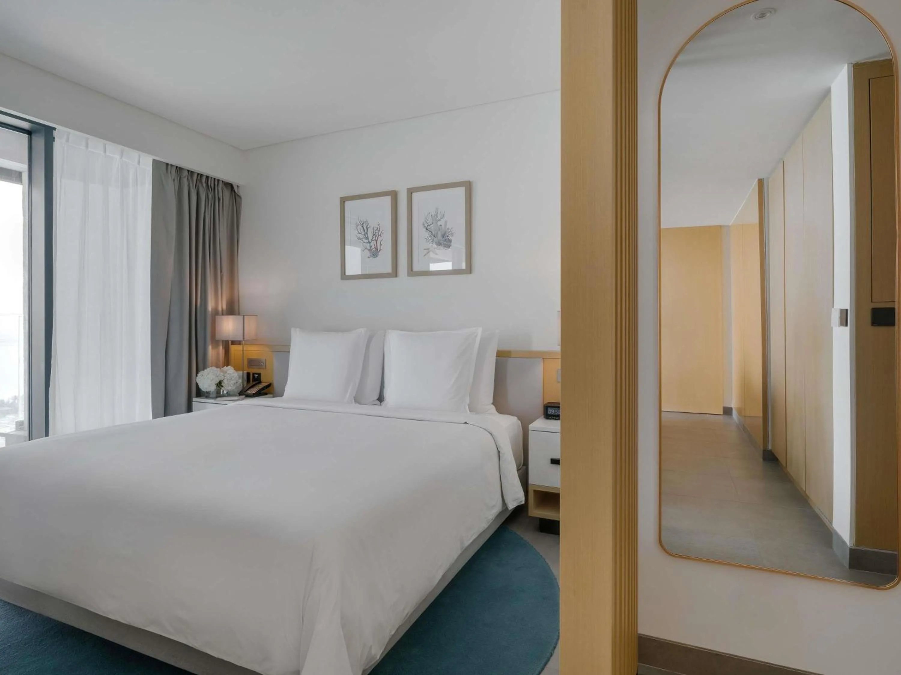 Bedroom, Bed in Mövenpick Resort Al Marjan Island