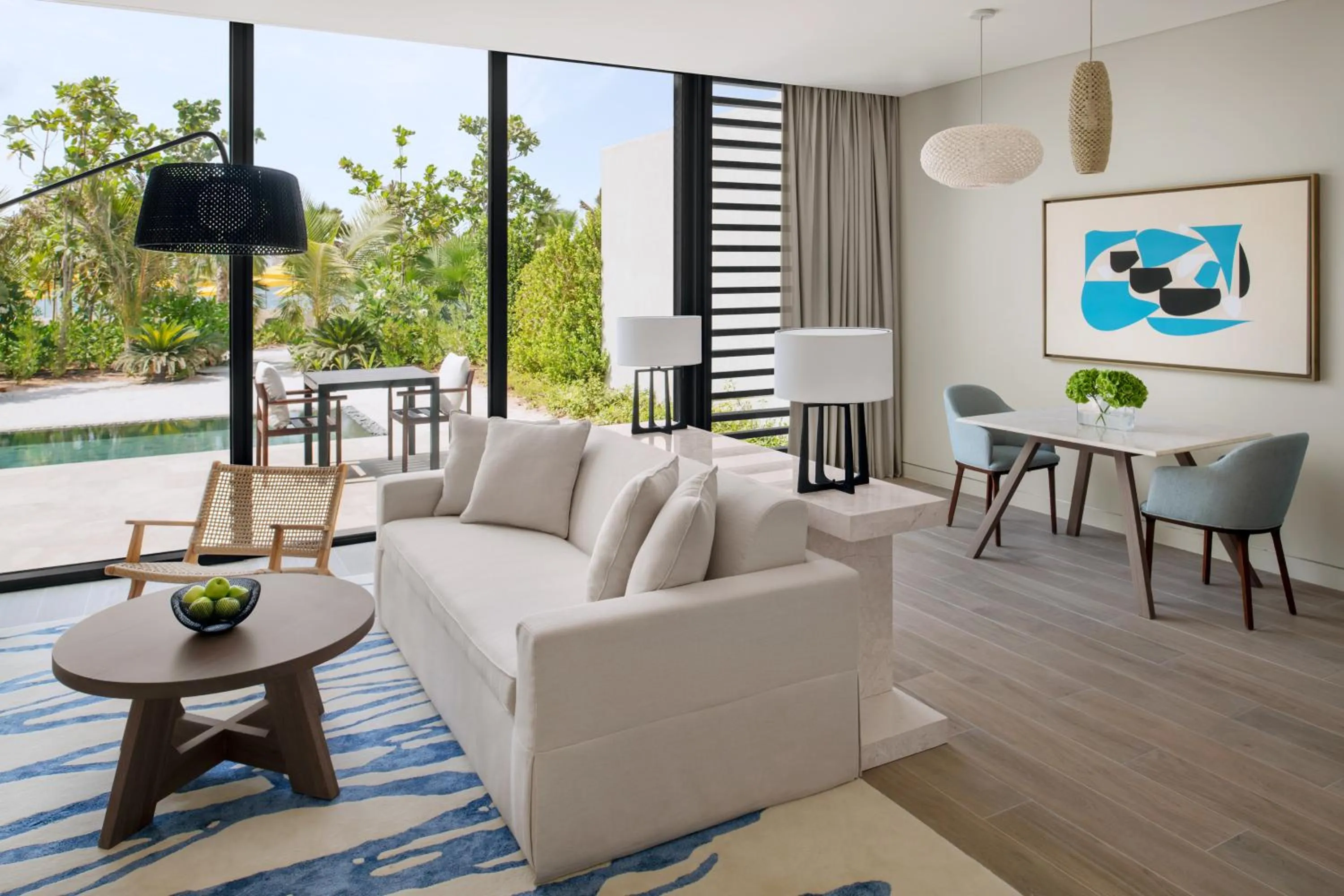 Nightclub / DJ in Mövenpick Resort Al Marjan Island