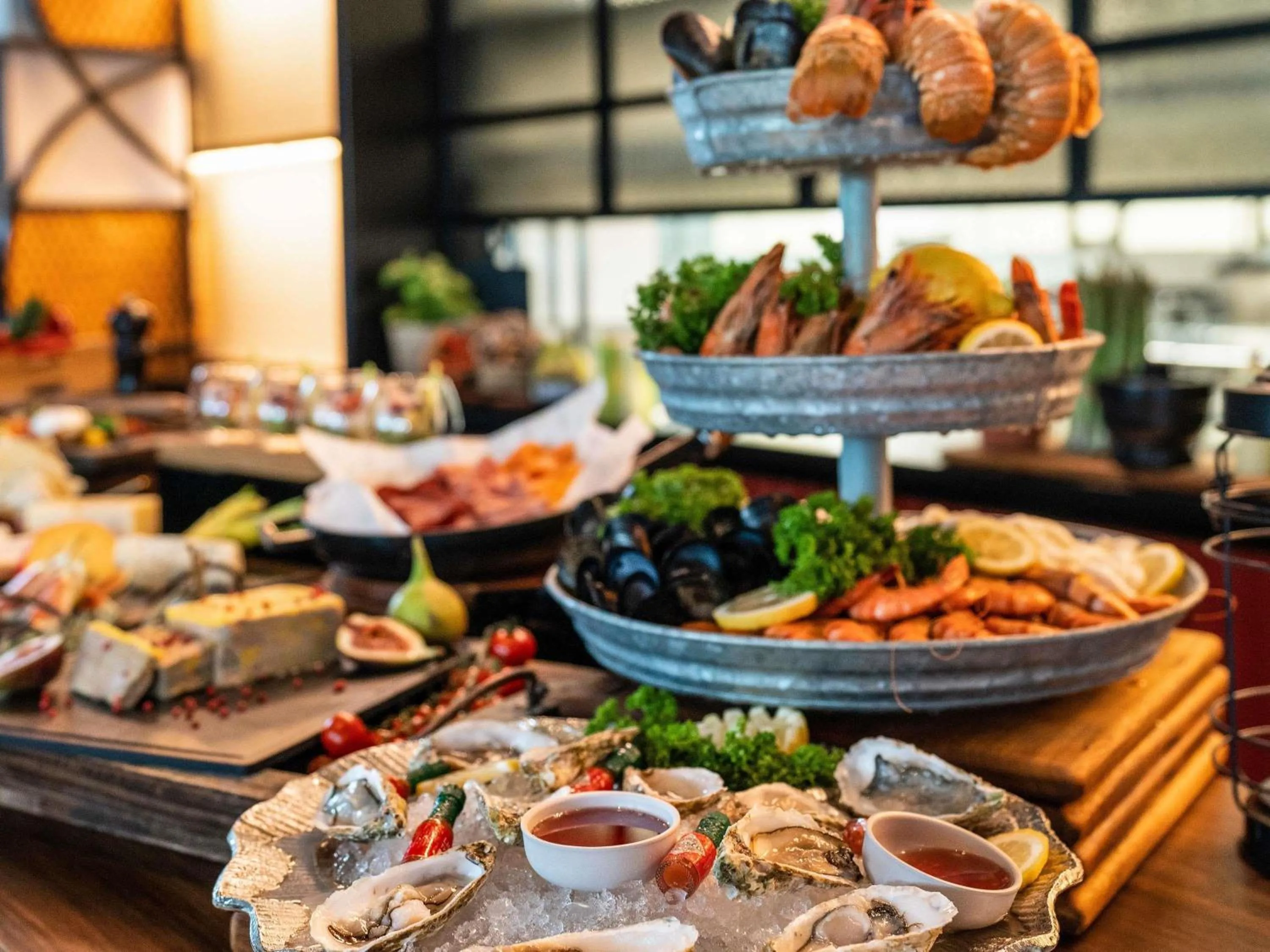 Restaurant/places to eat in Mövenpick Resort Al Marjan Island