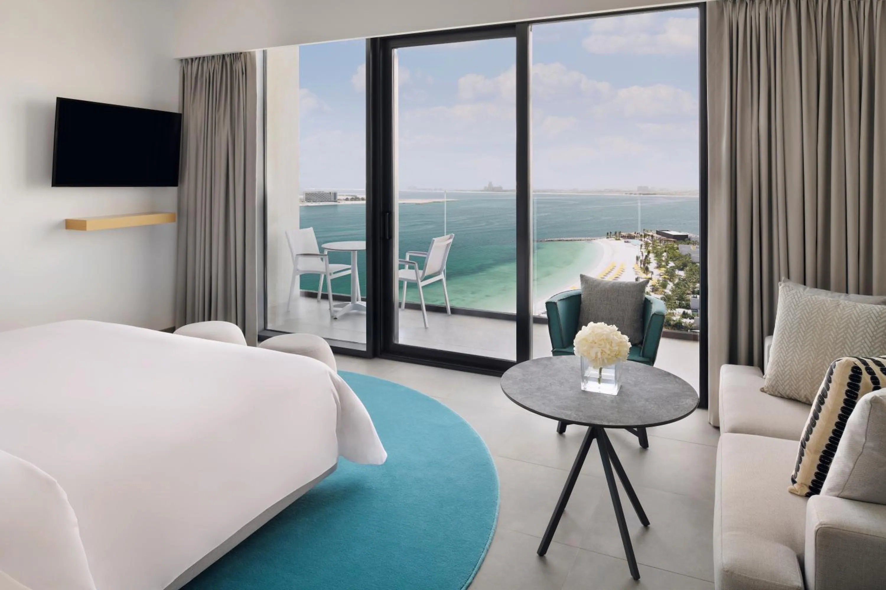 Bedroom, Bed in Mövenpick Resort Al Marjan Island