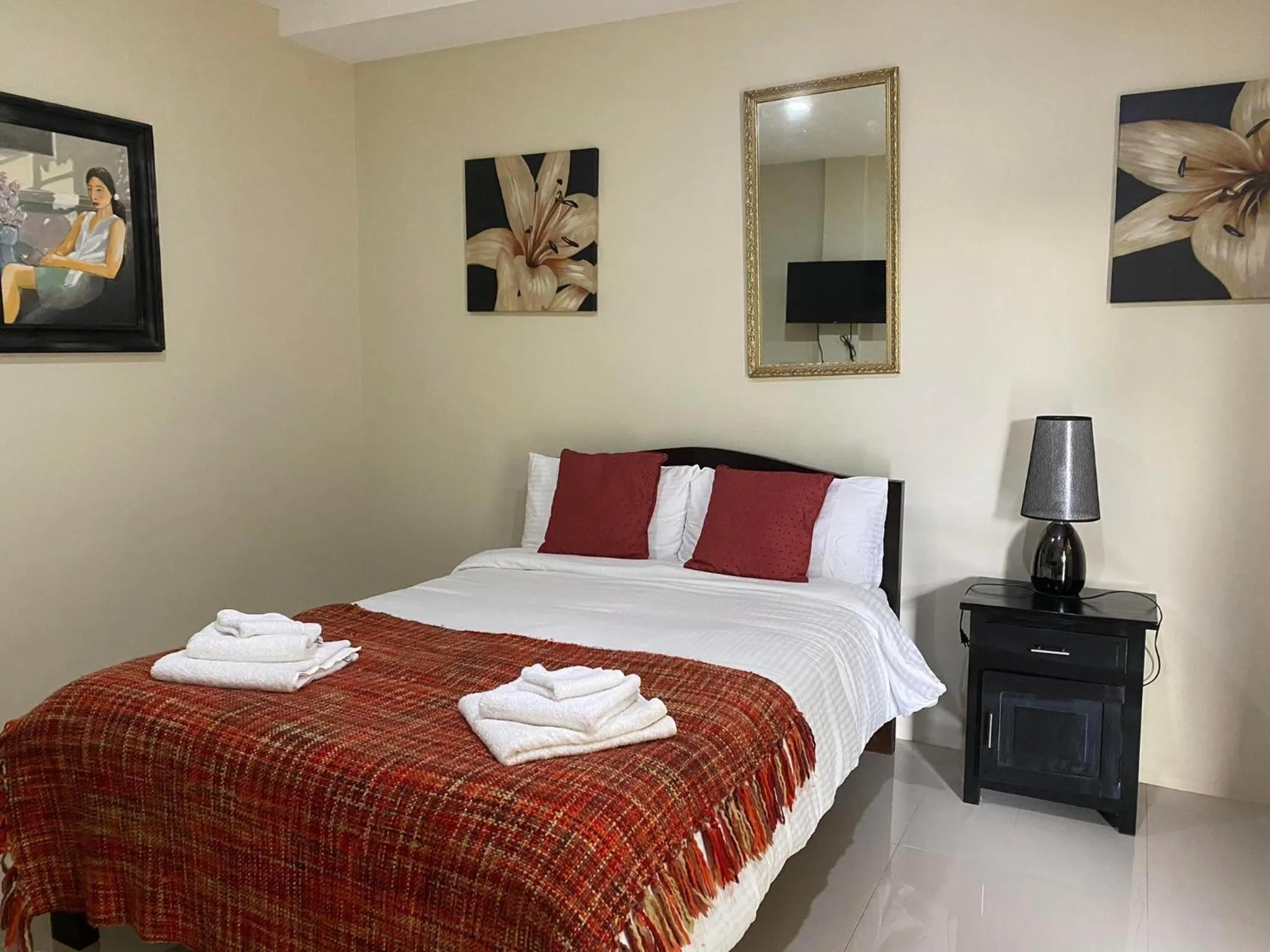 Bed in Casa Cecilia Hotel