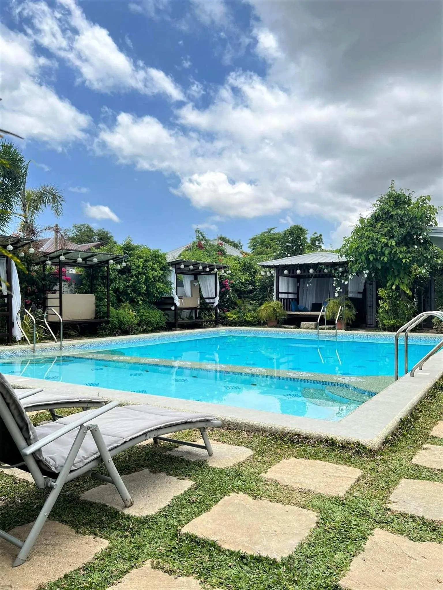 Swimming pool in Casa Cecilia Hotel
