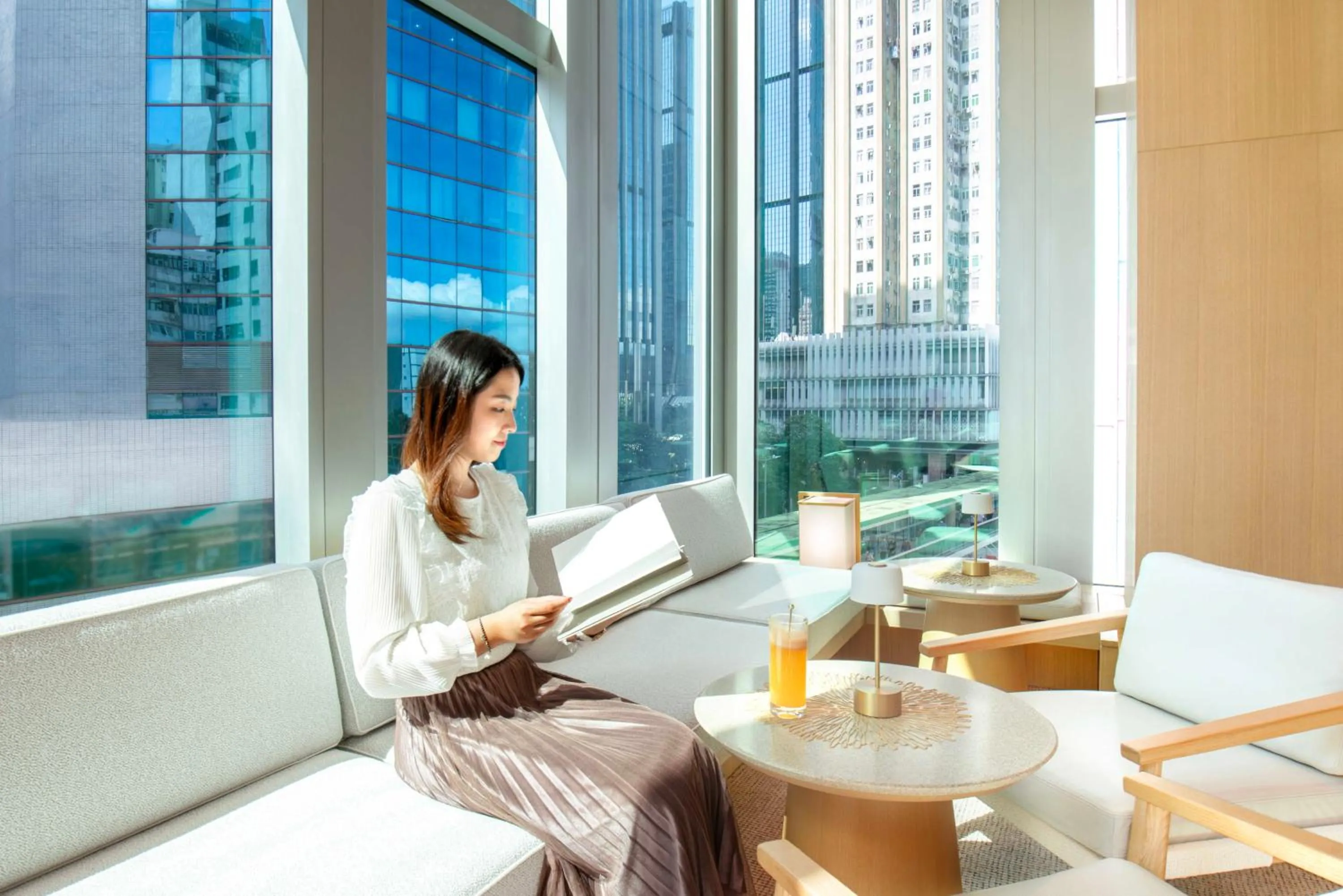 Lounge or bar in AKI Hotel Hong Kong - MGallery Collection