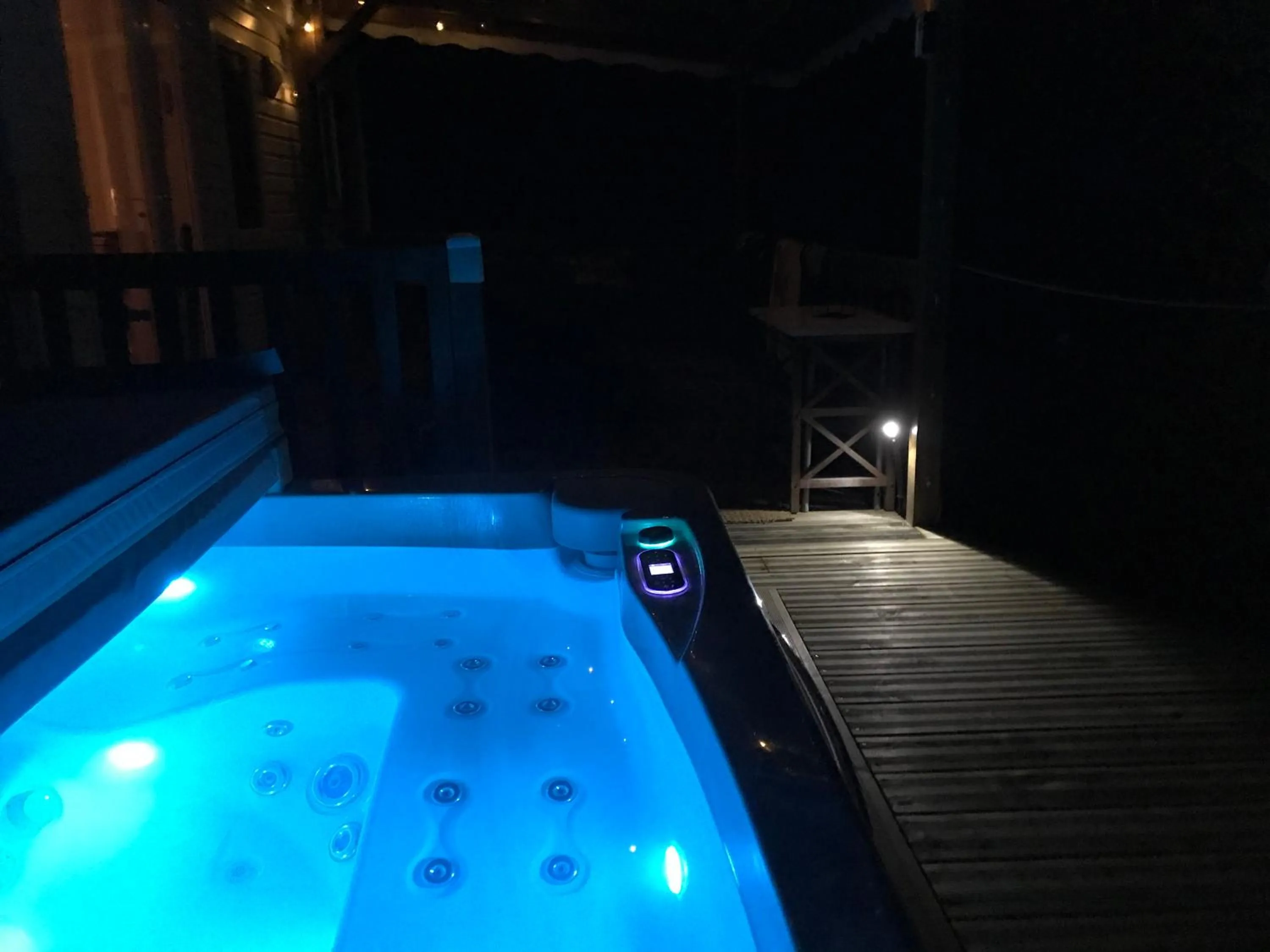 Hot Tub in Le Mill