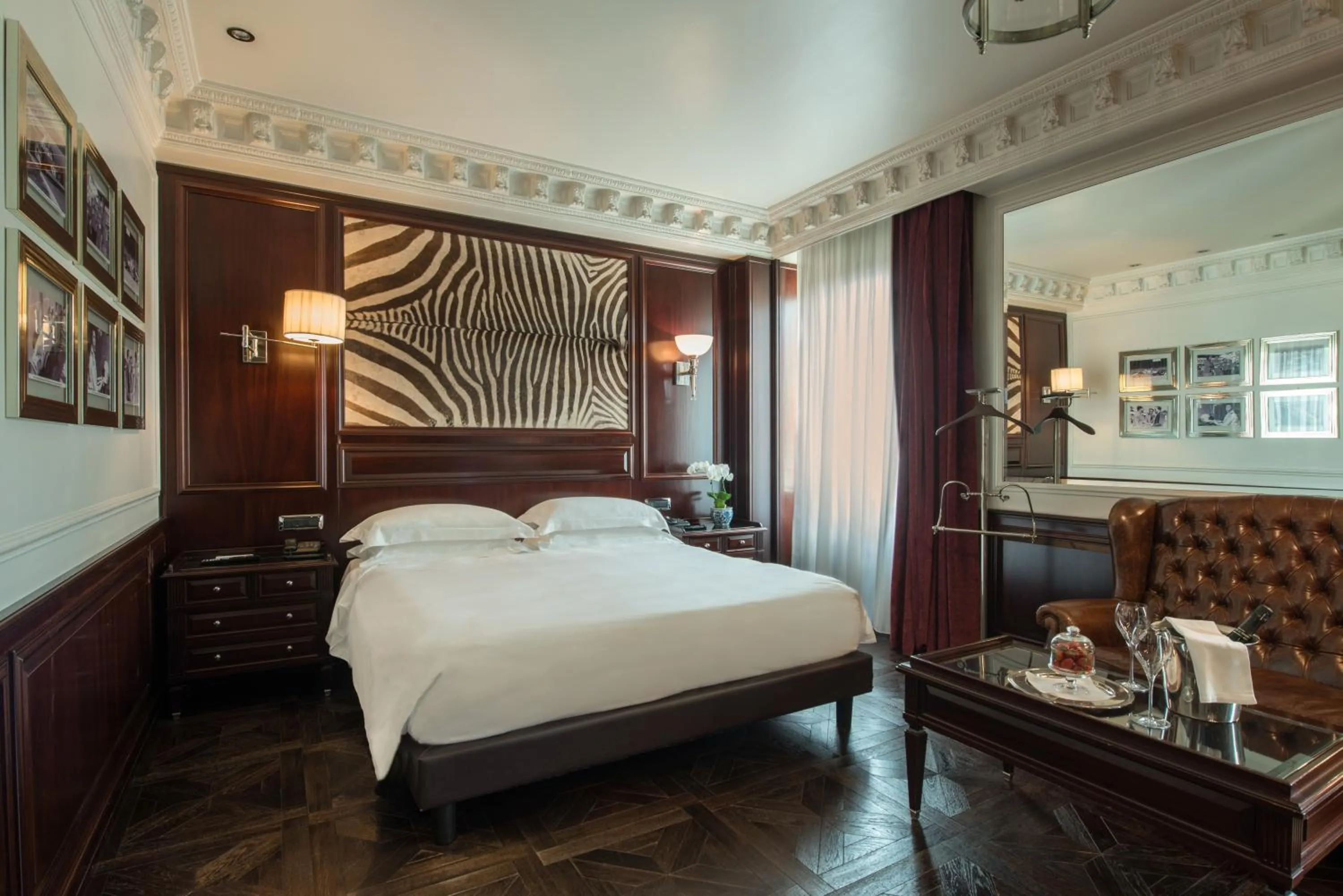 Bed in Hotel de la Ville Monza - Small Luxury Hotels of the World